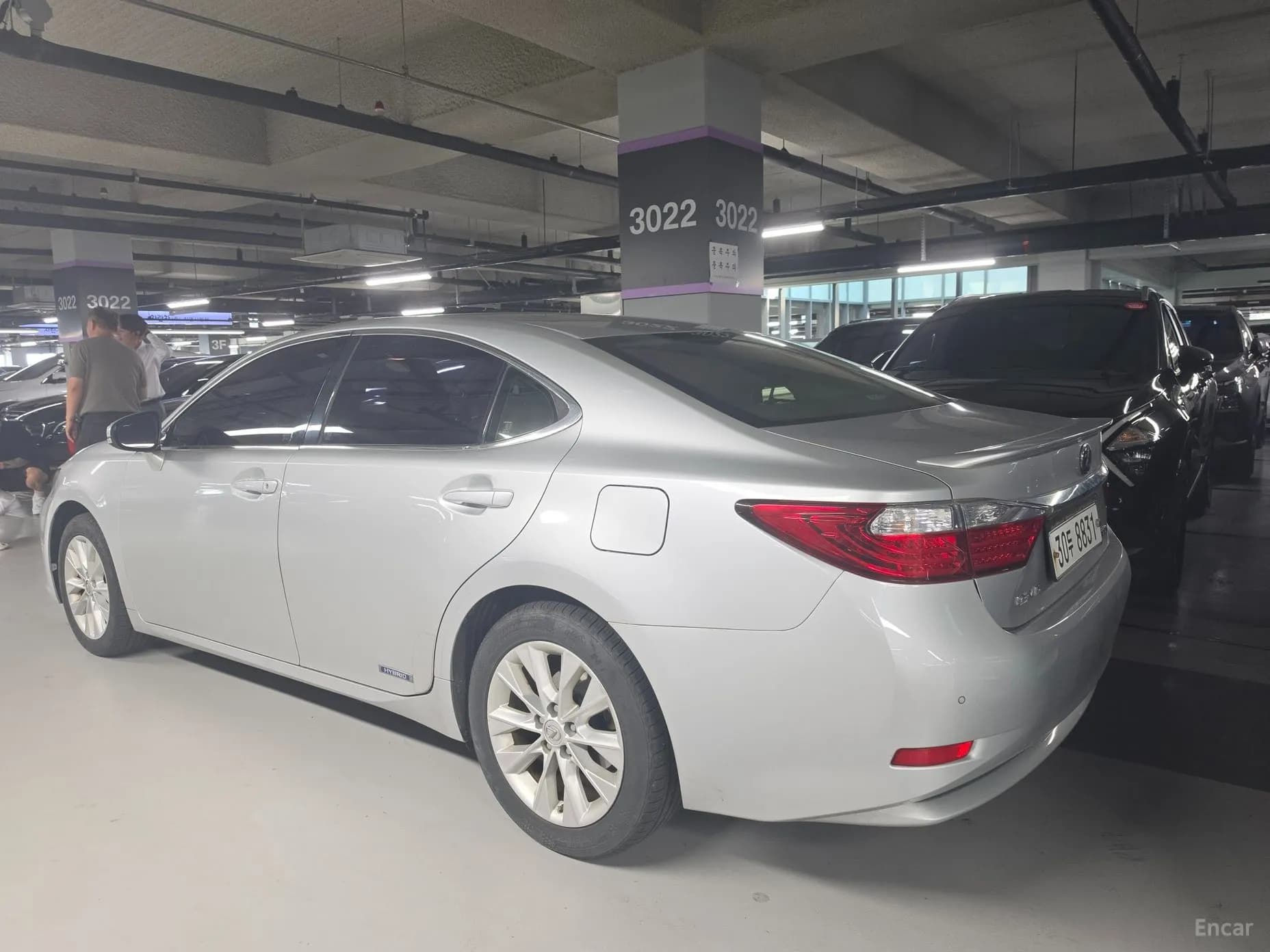 New ES300h