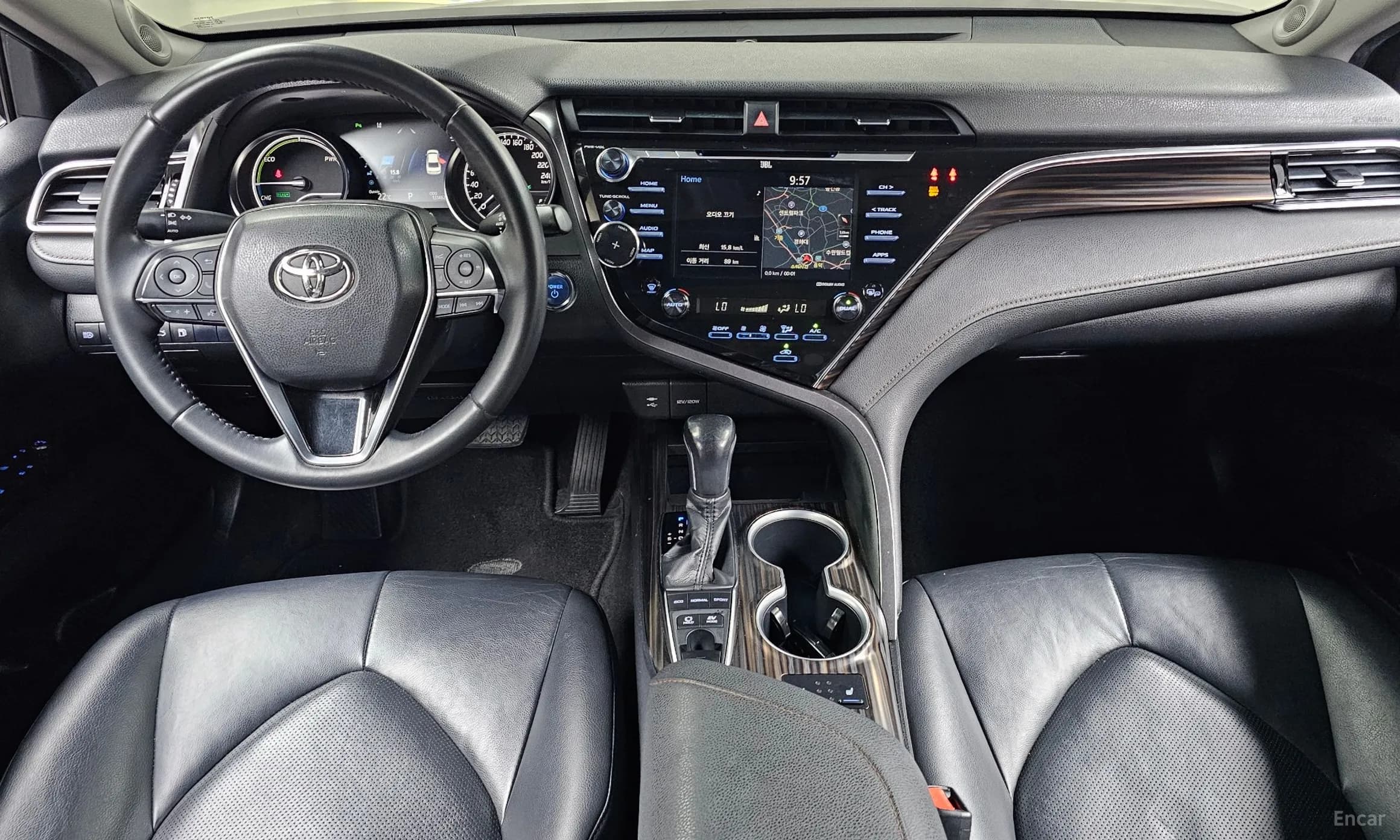 Camry (XV70)