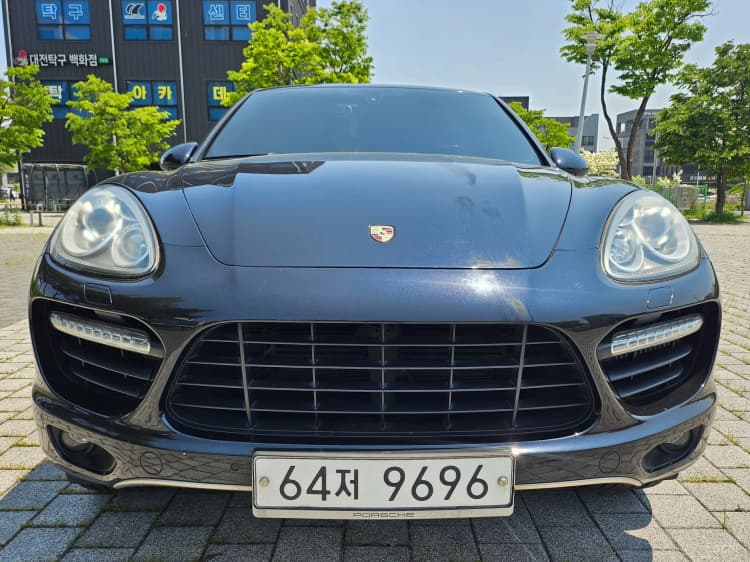 New Cayenne