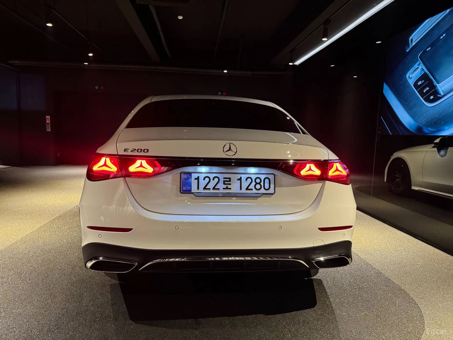 E-Class W214