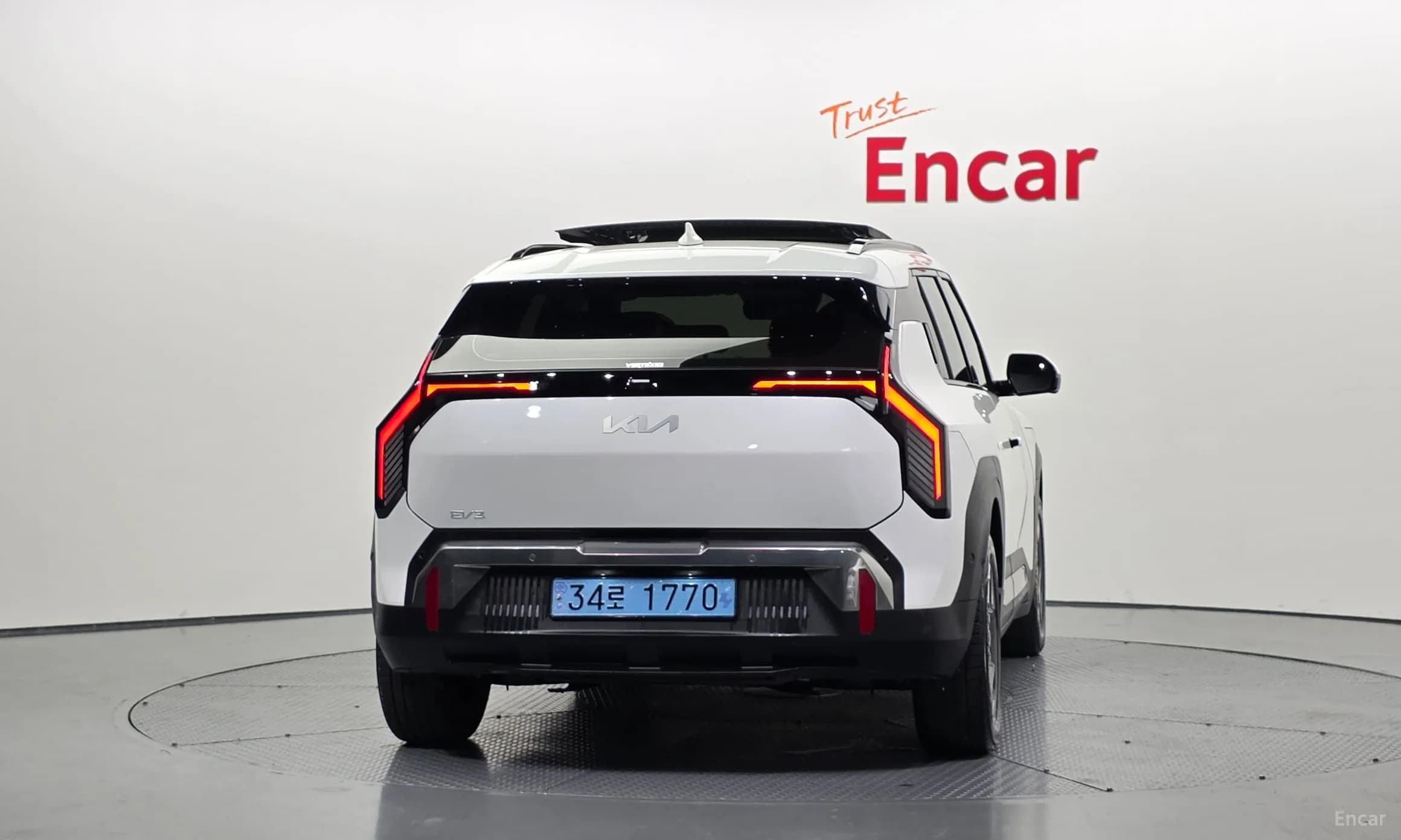 EV3