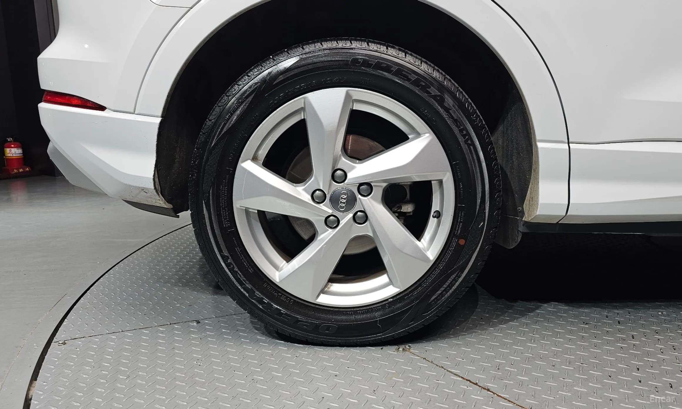 Q3 (F3)