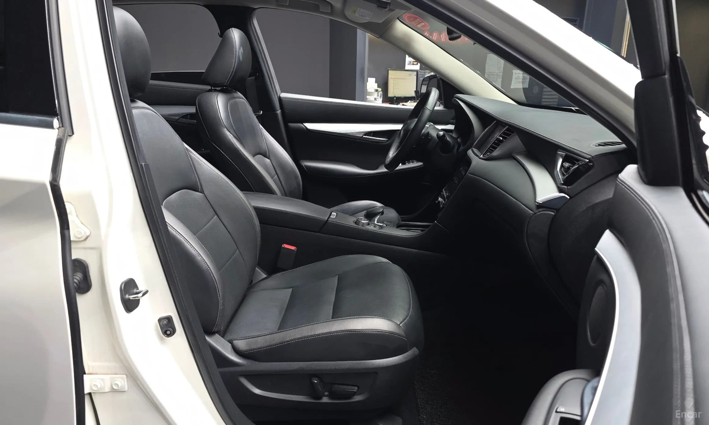 QX50 (P71A)