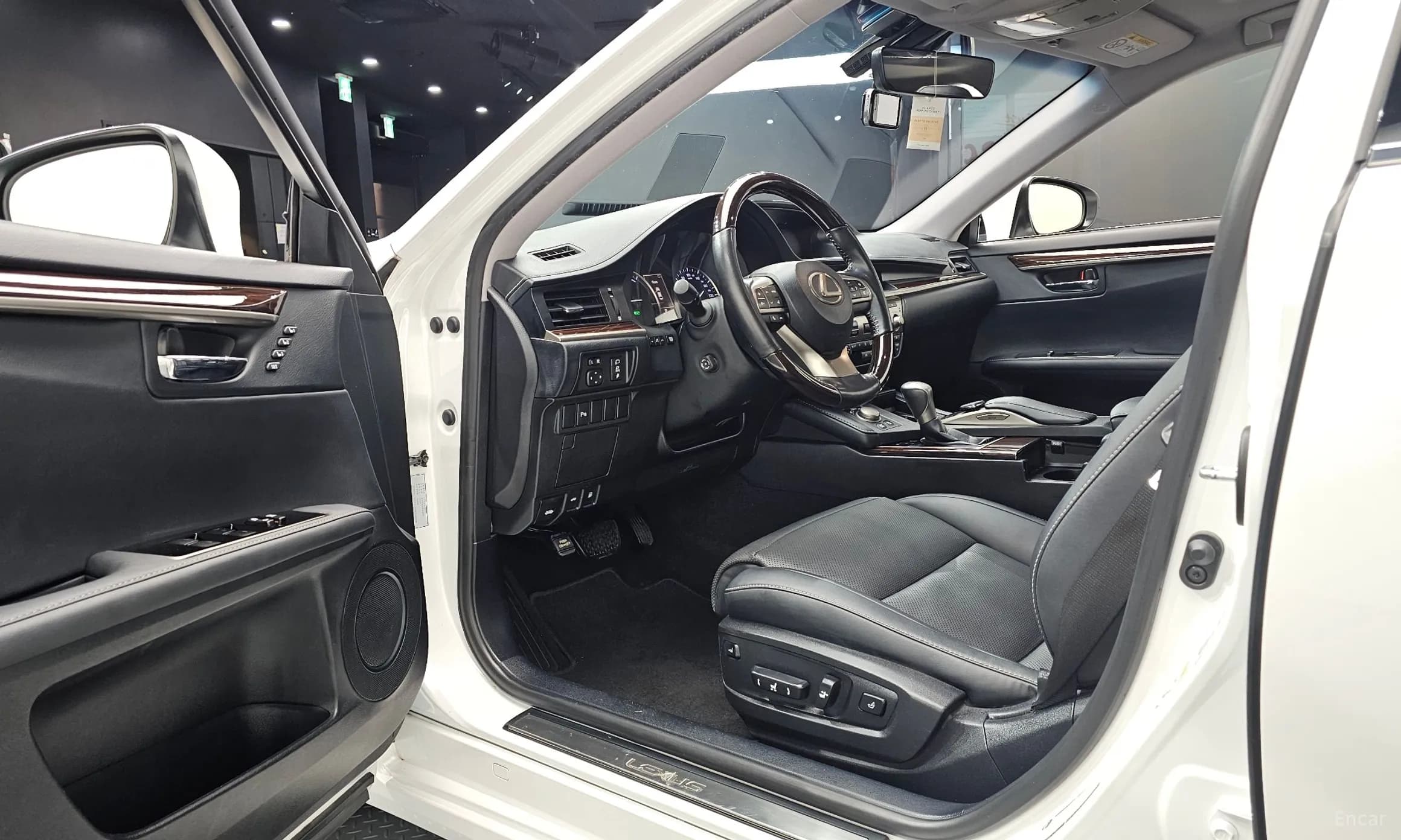New ES300h