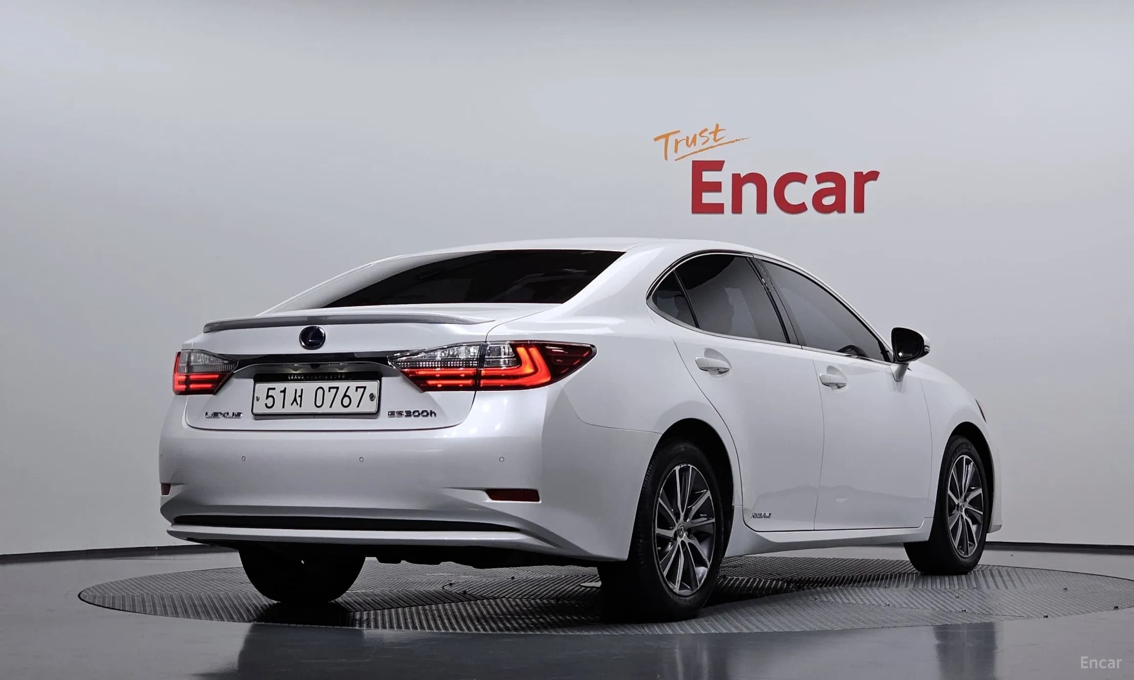 New ES300h
