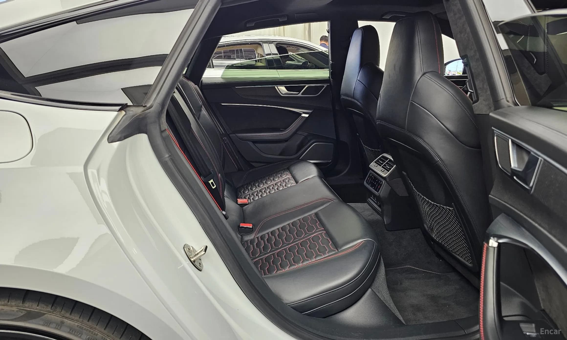 RS7 (4K)