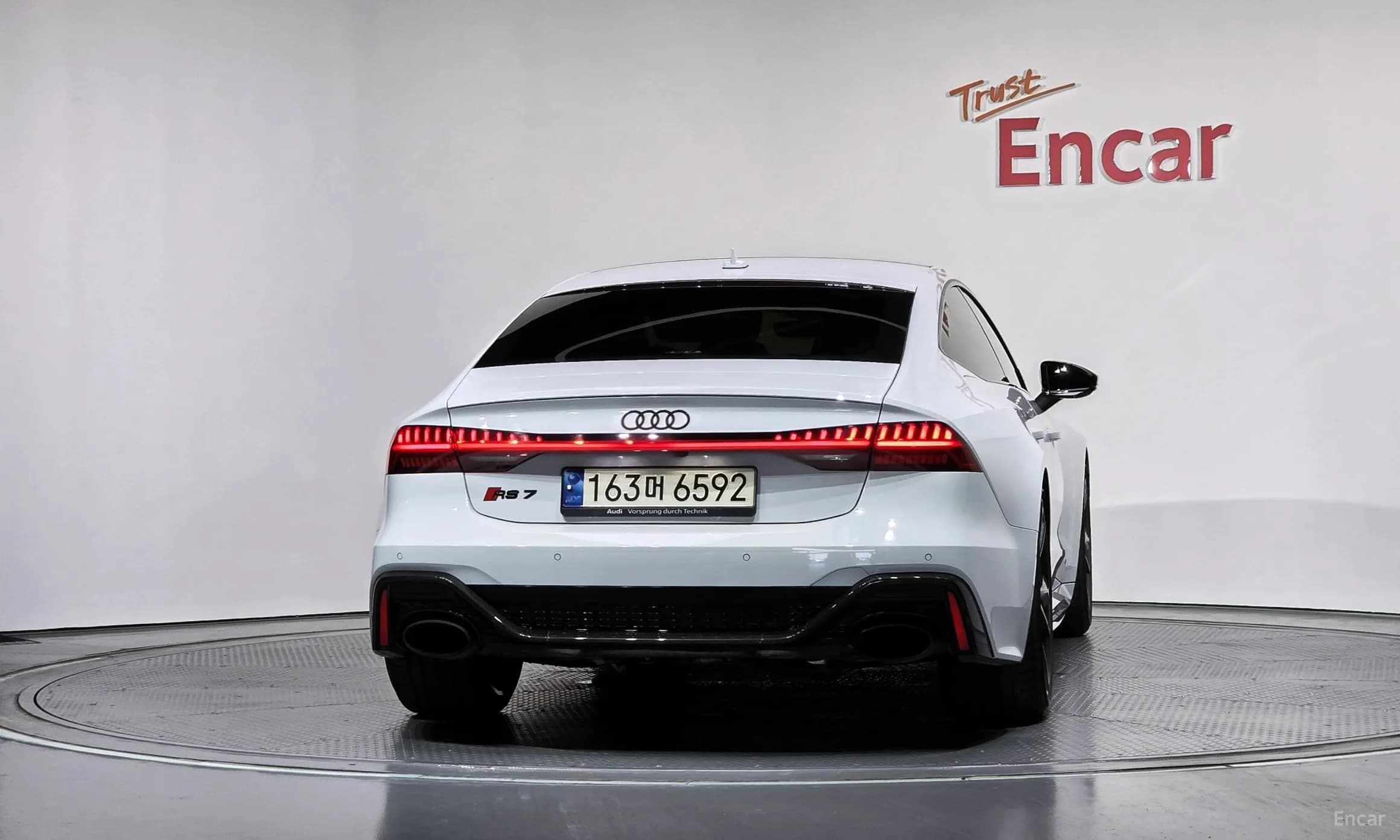 RS7 (4K)