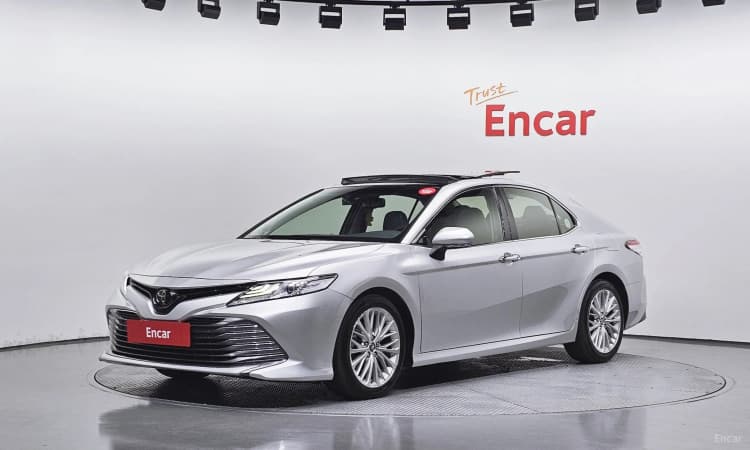 Camry (XV70)