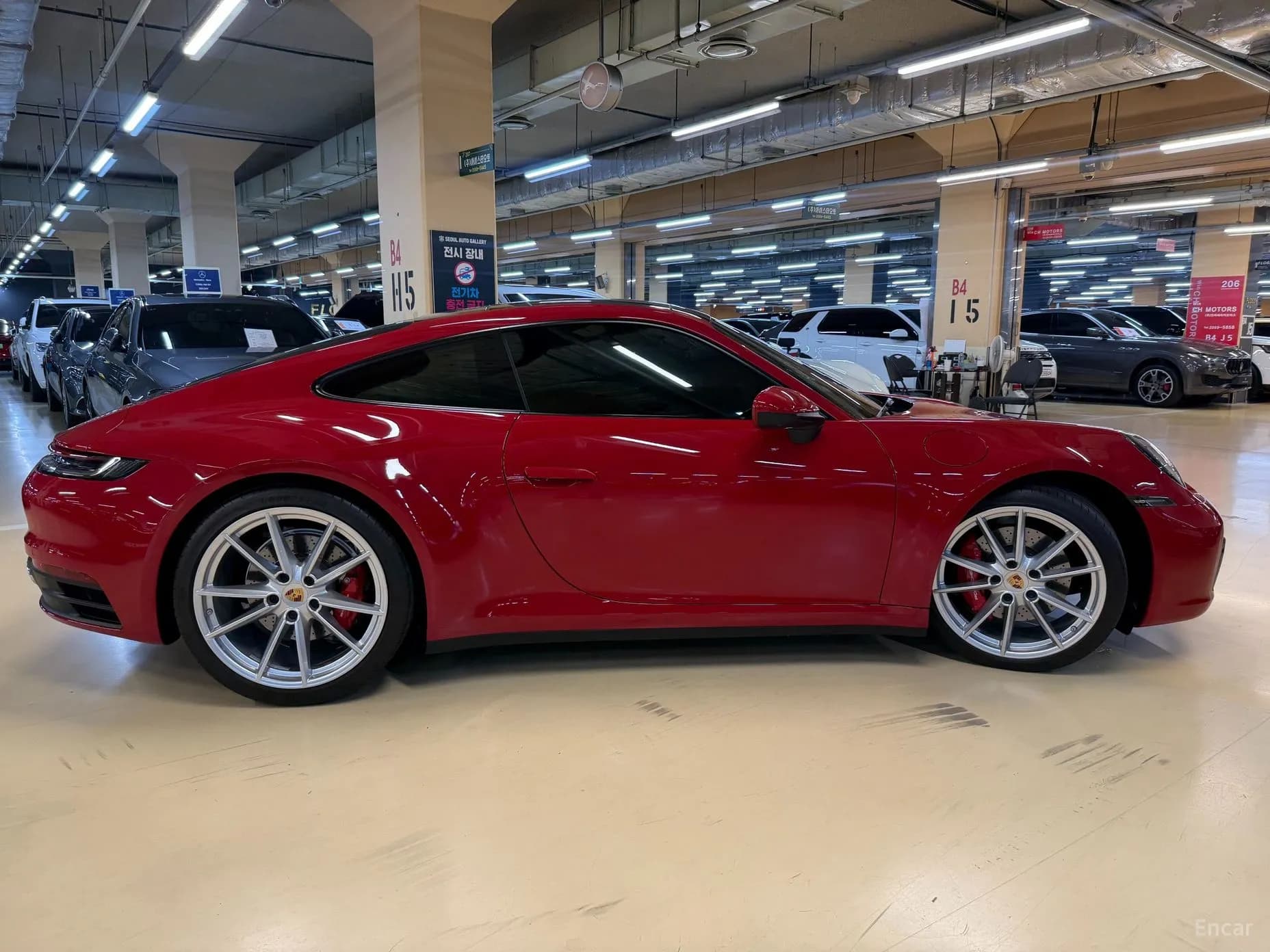 911 (992)