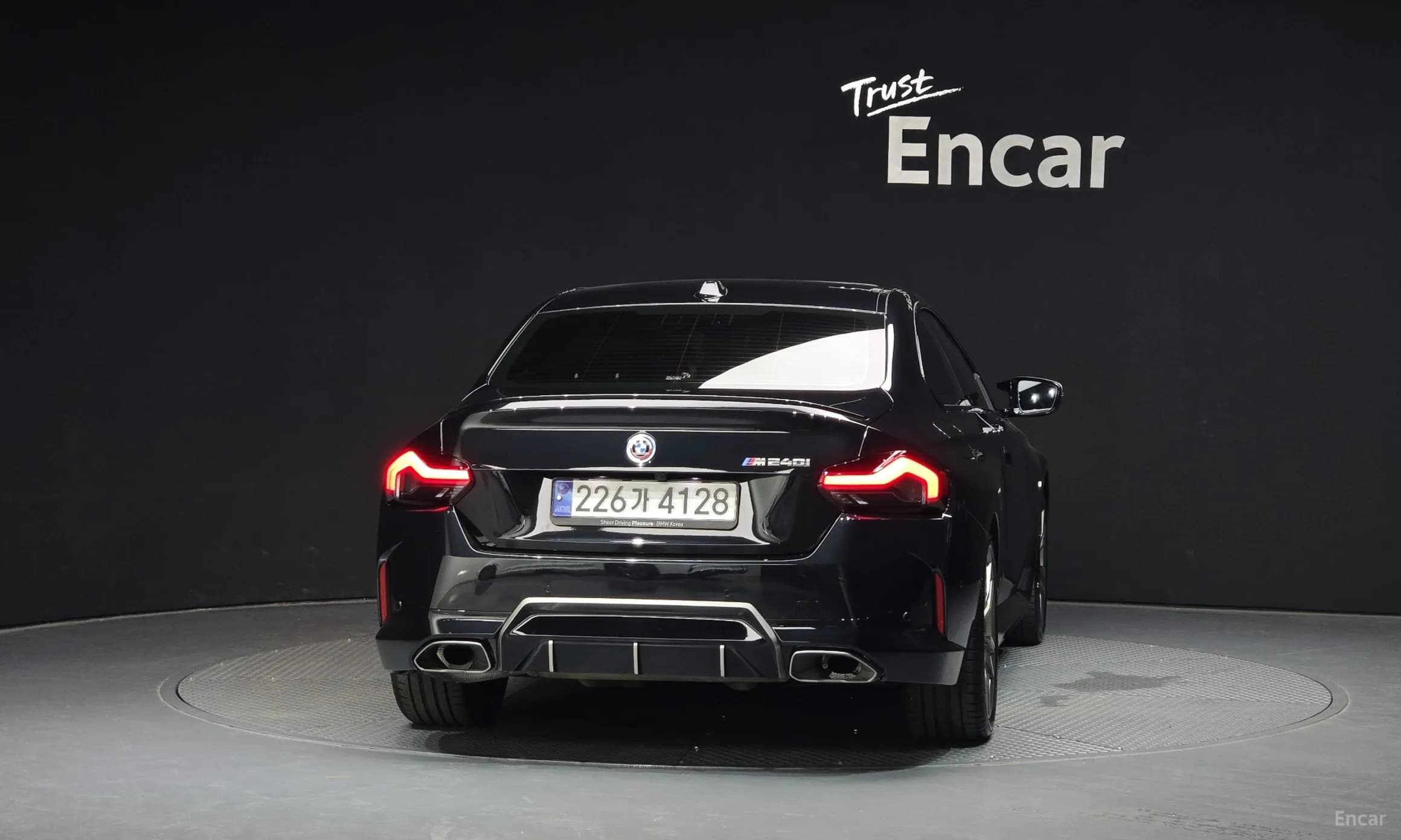 2 Series (G42)