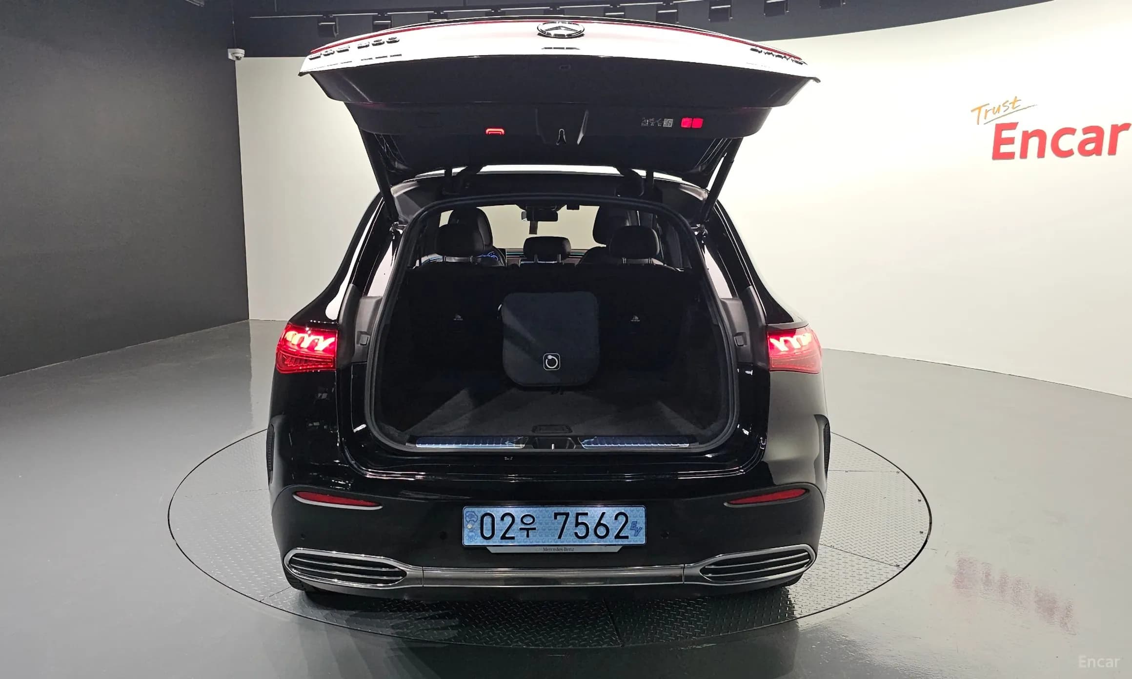 EQE SUV X294