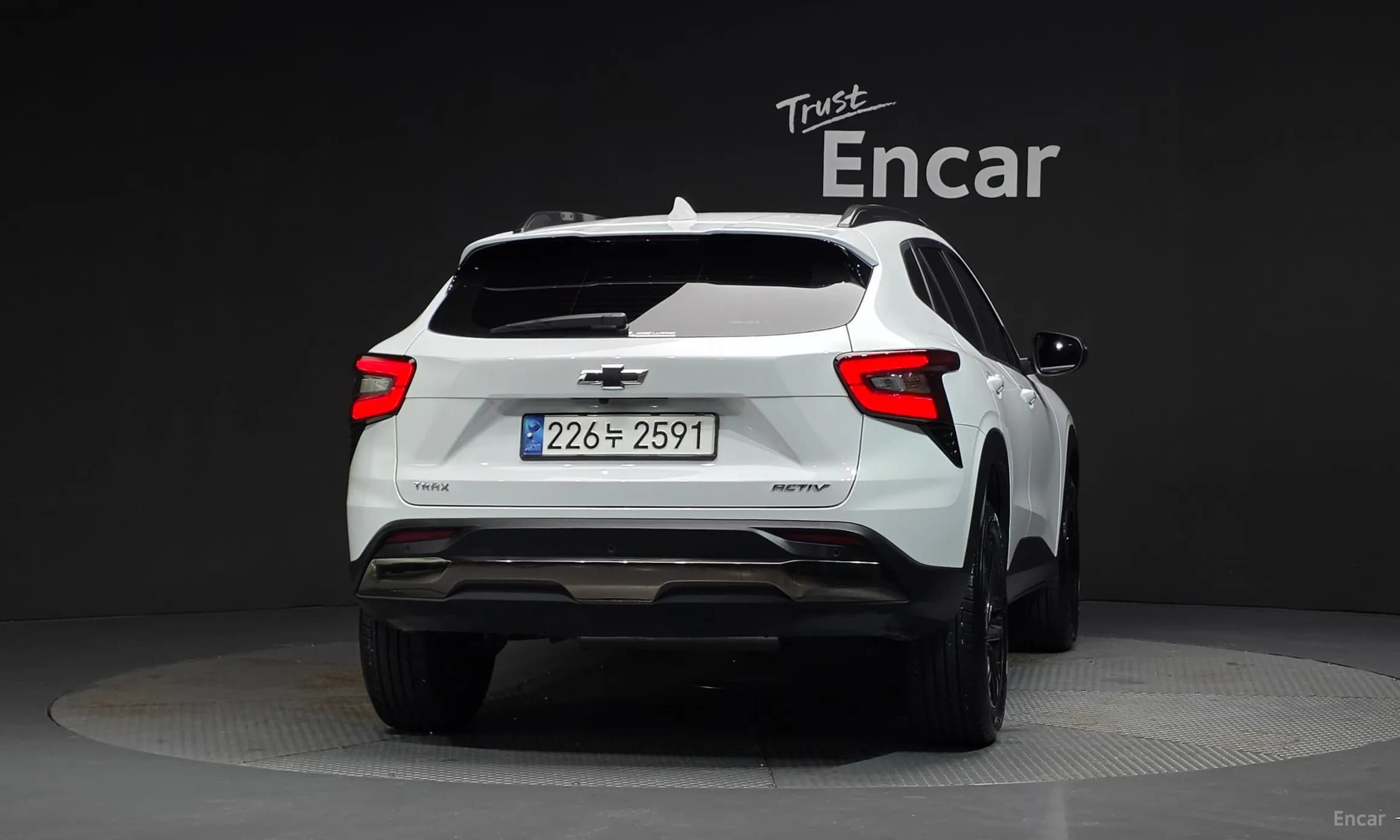 Trax Crossover