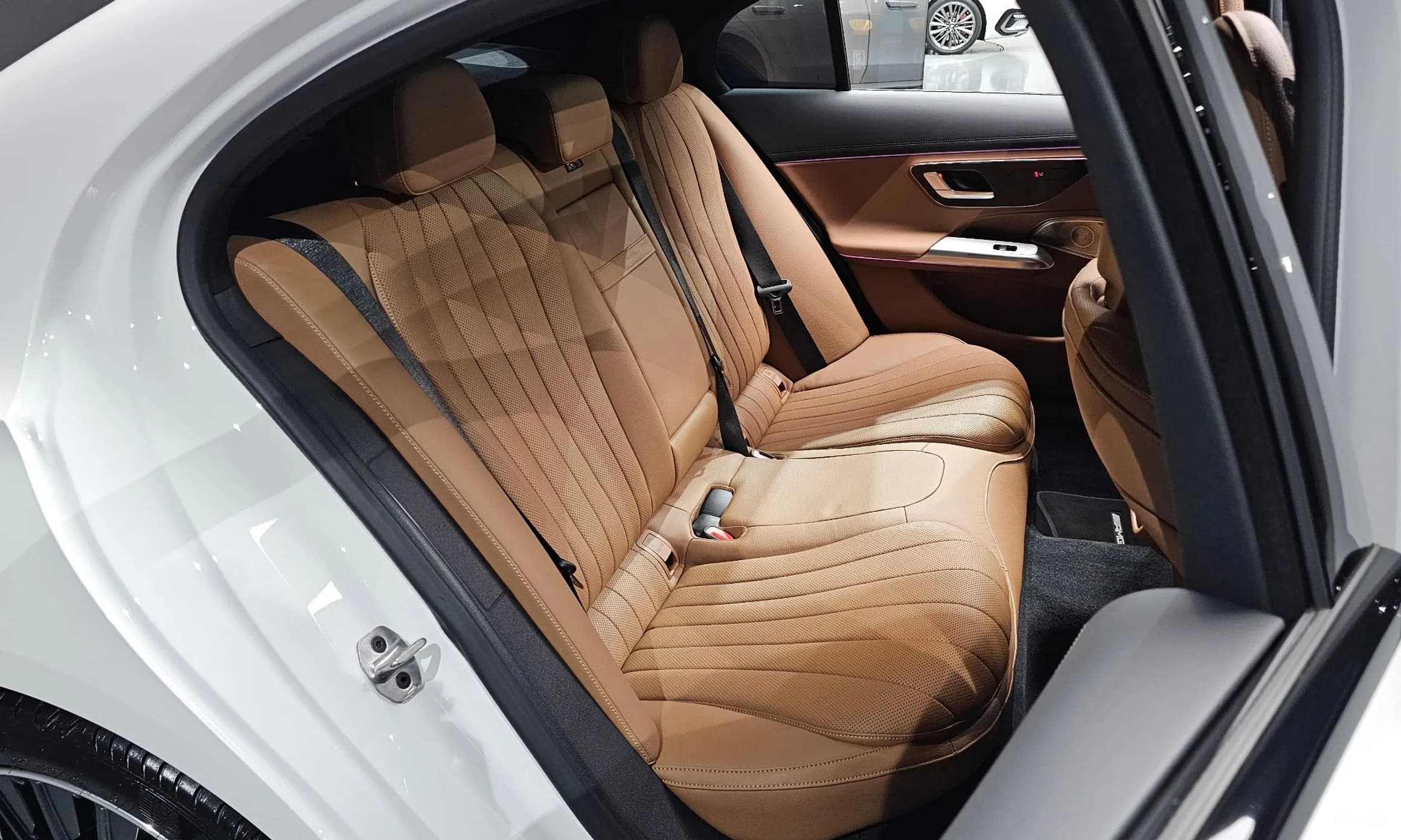 E-Class W214