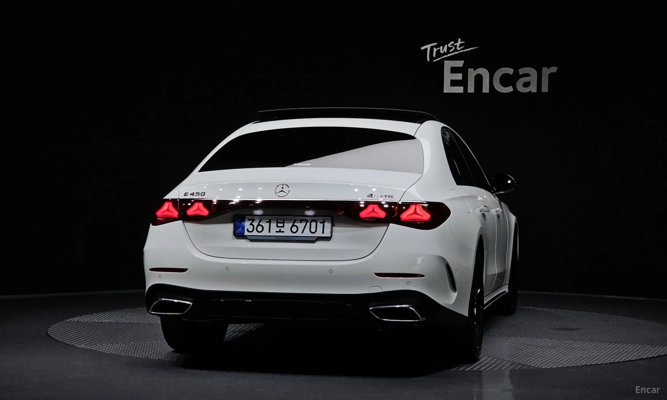 E-Class W214