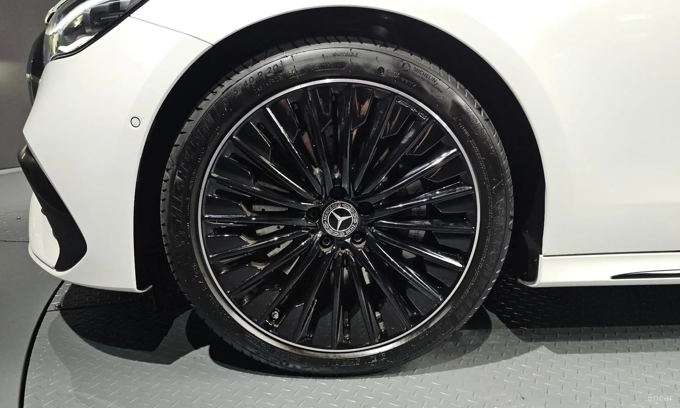 E-Class W214