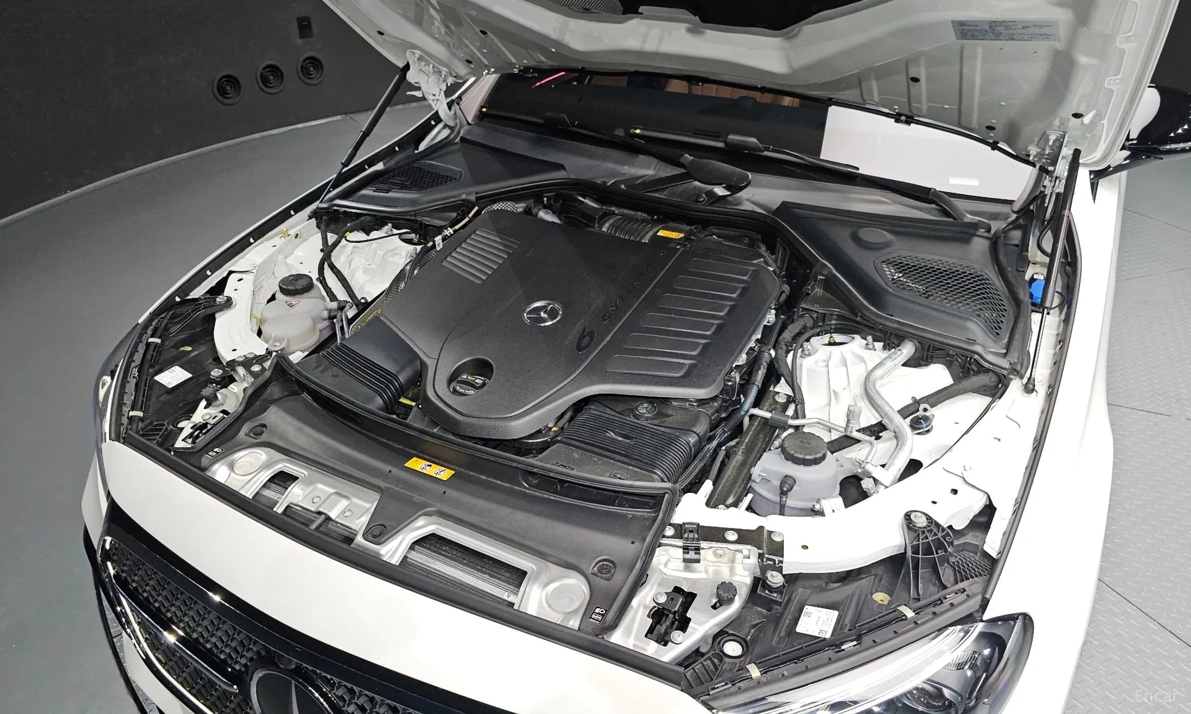 E-Class W214