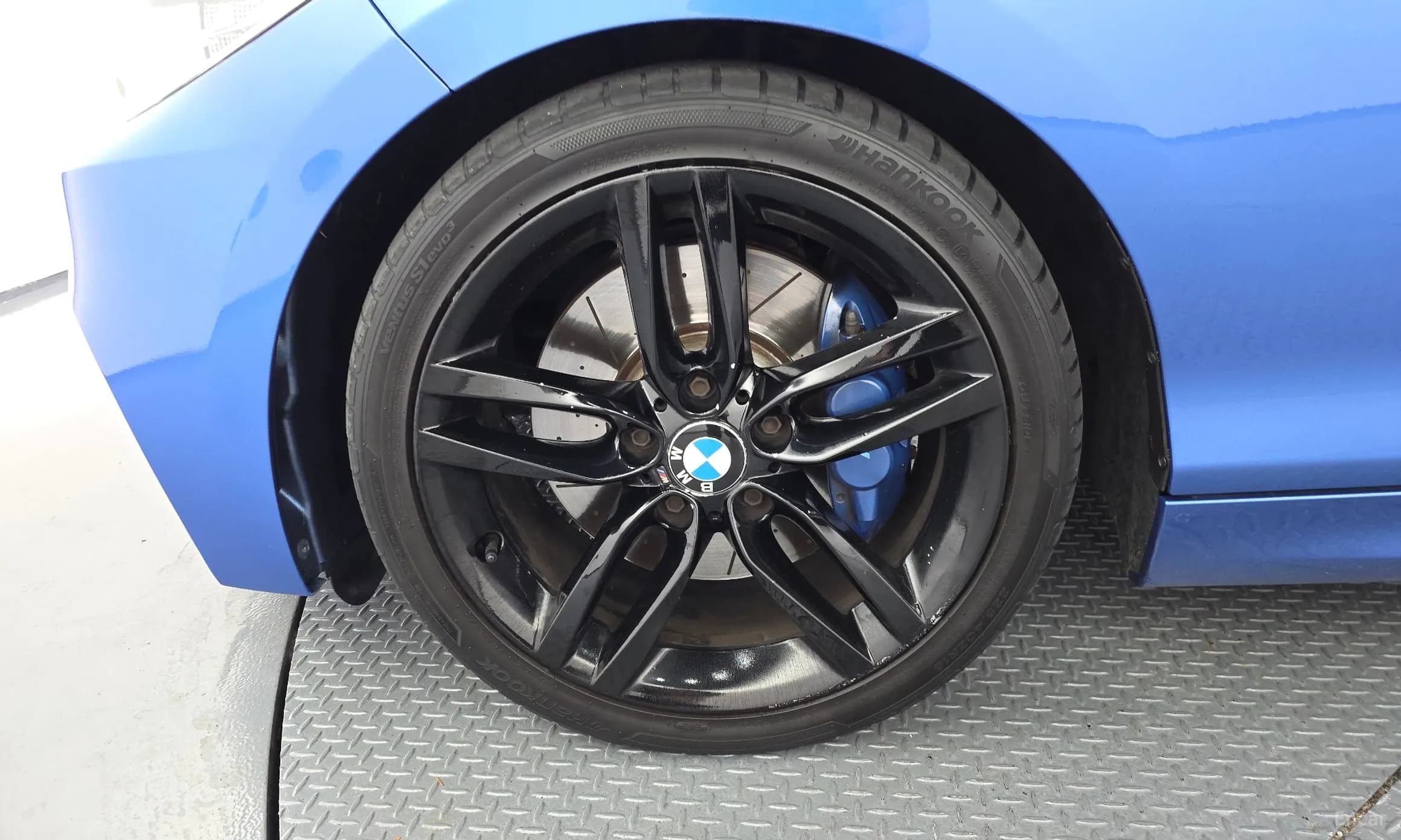 2 Series (F22)