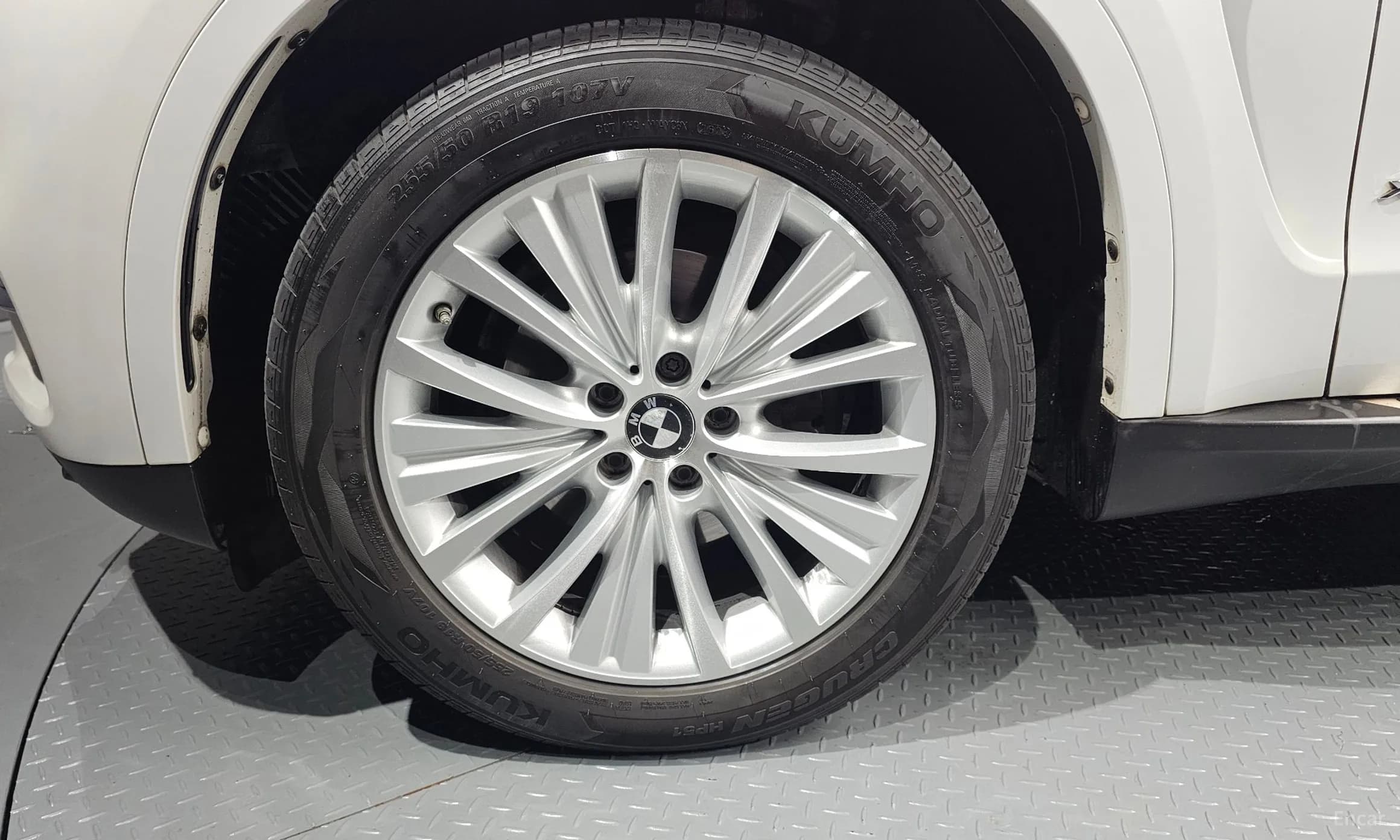 X5 (F15)