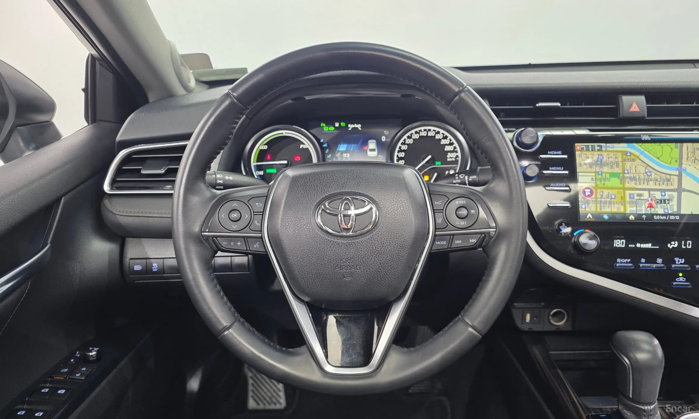 Camry (XV70)