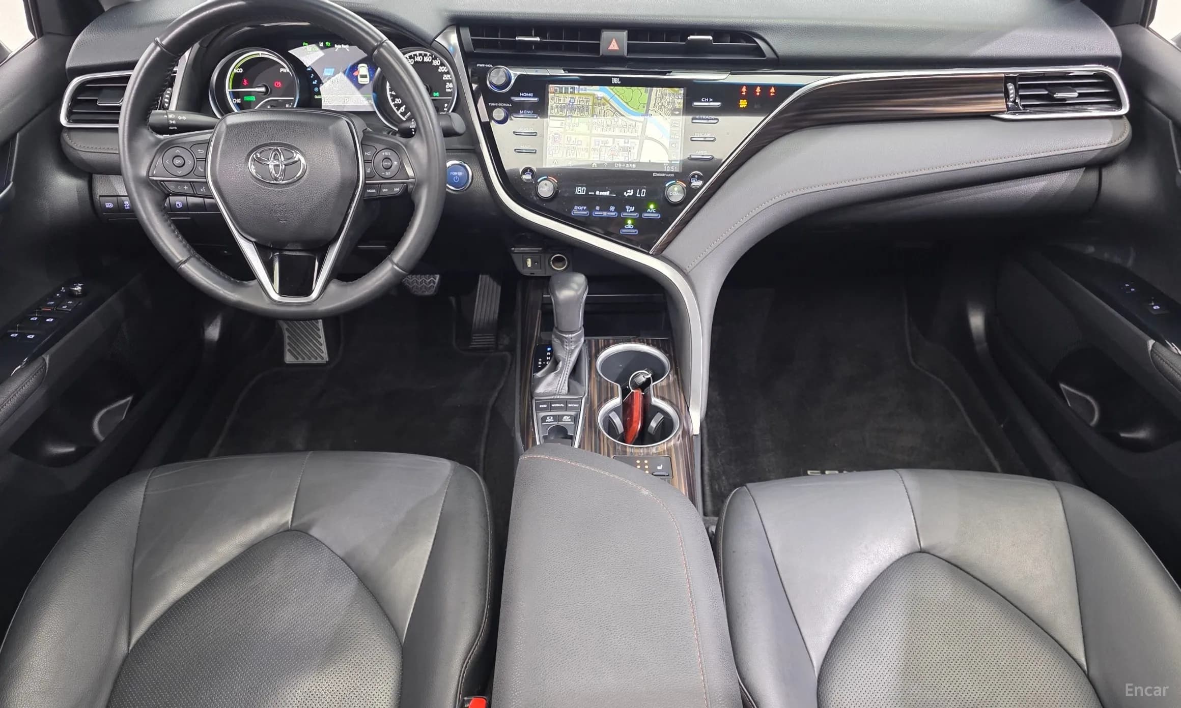 Camry (XV70)