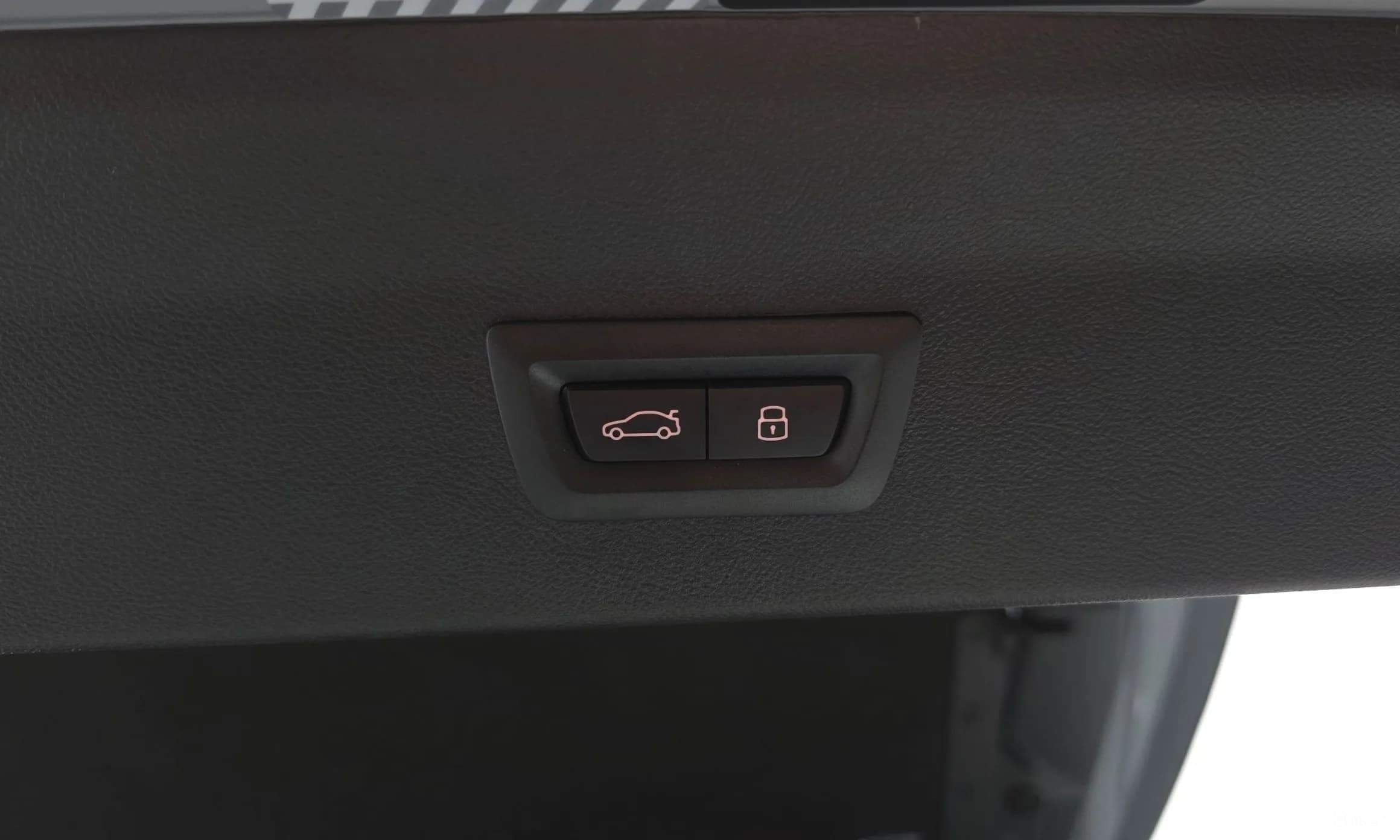 X4 (G02)