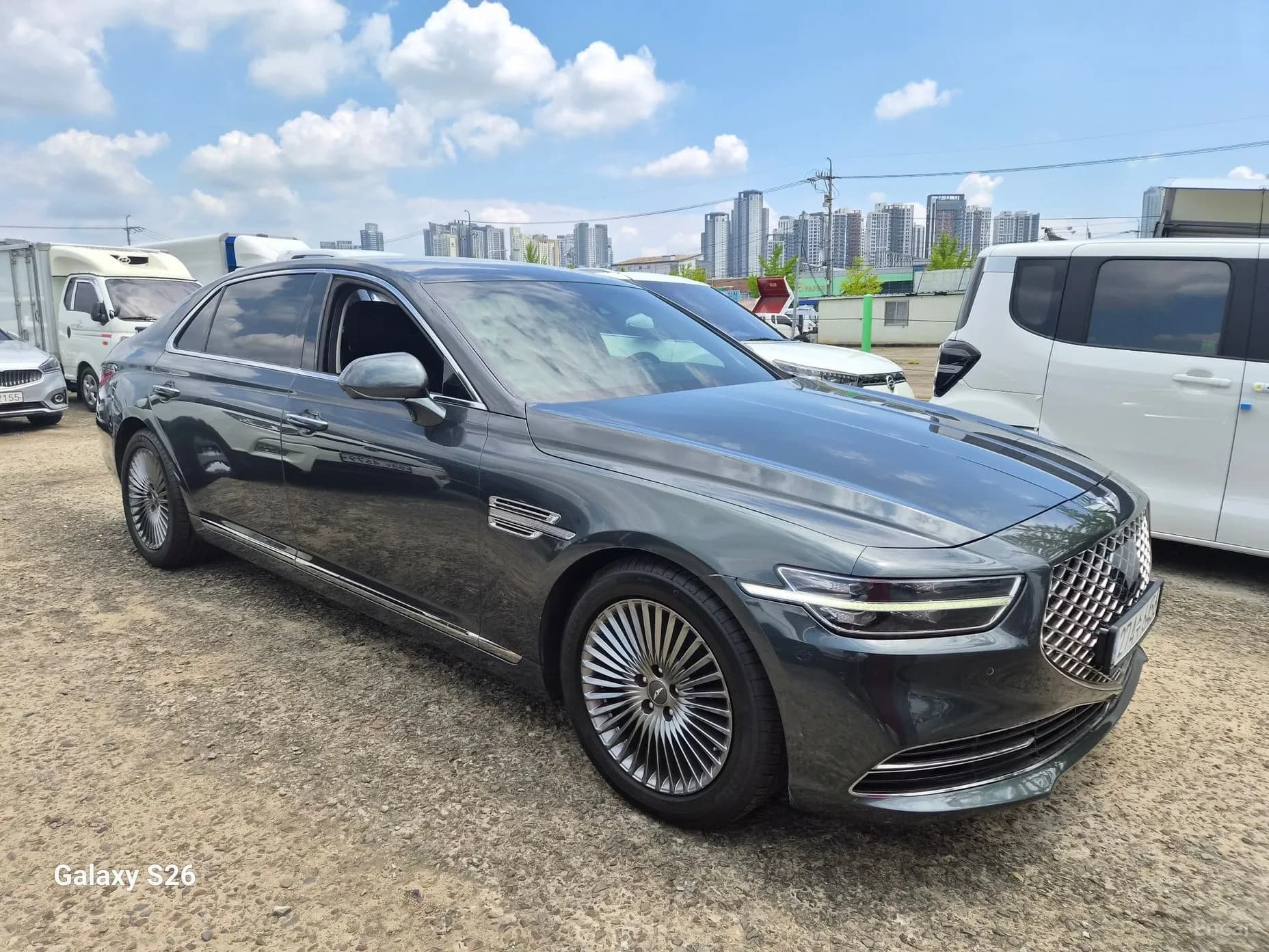 G90