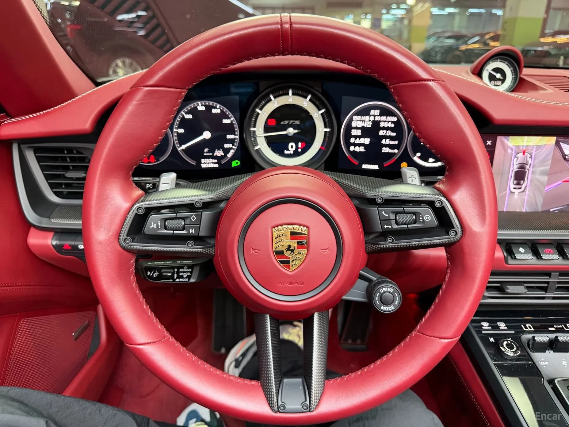 911 (992)
