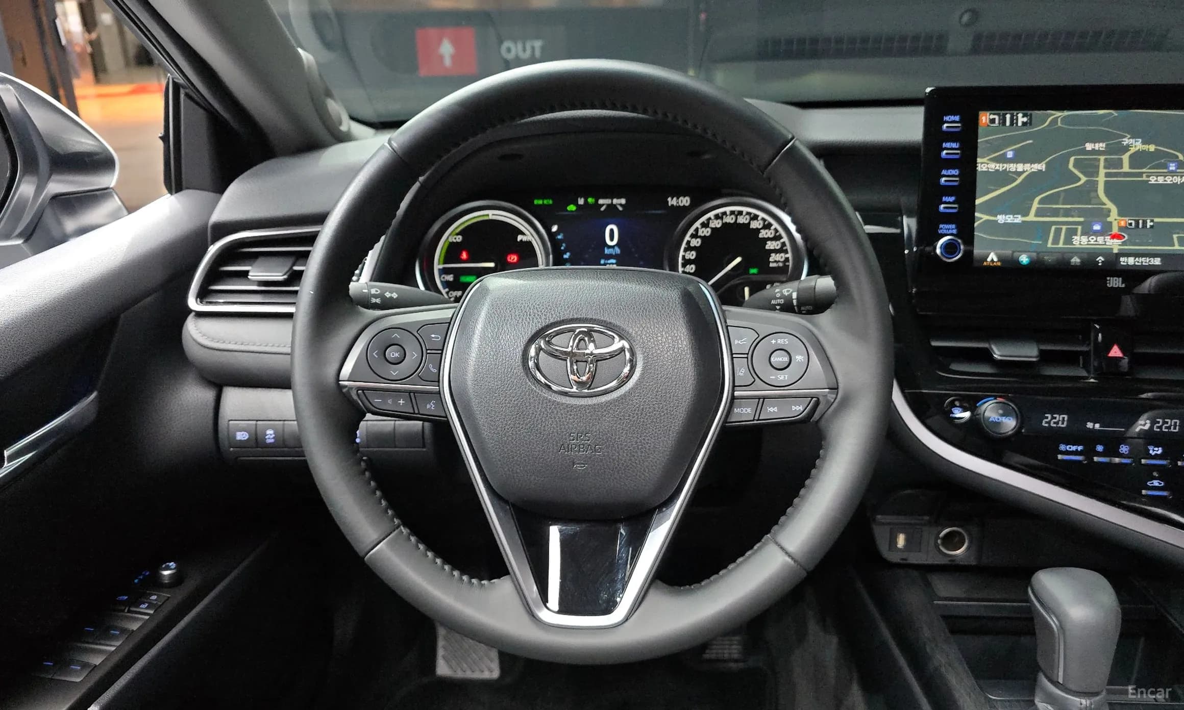 Camry (XV70)