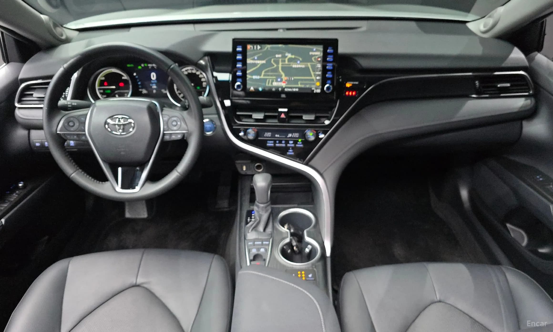 Camry (XV70)