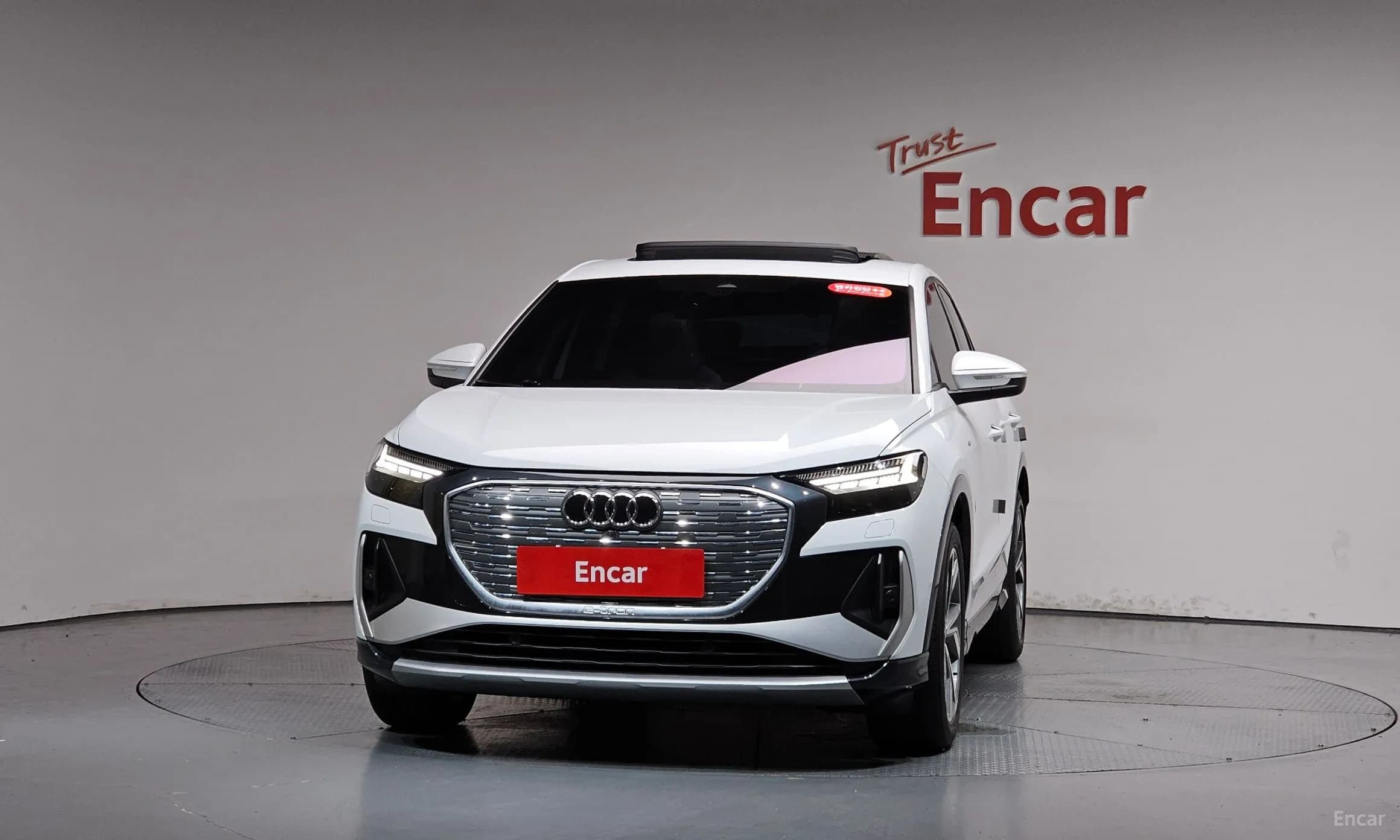 Q4 e-tron (F4)