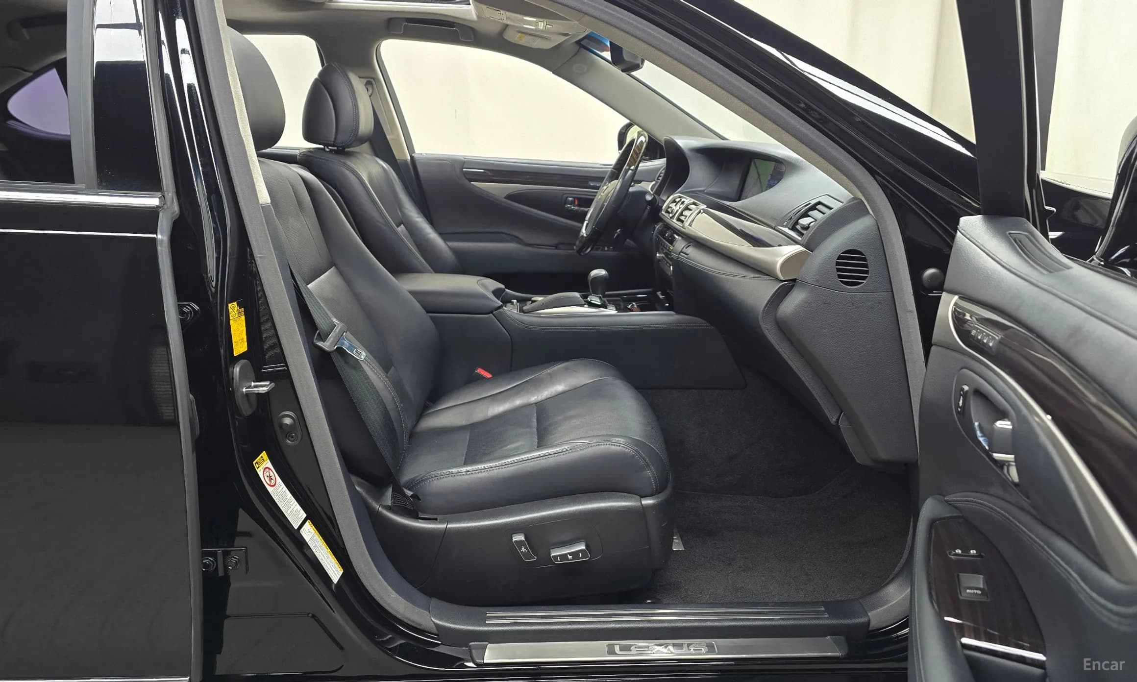 LS600hL