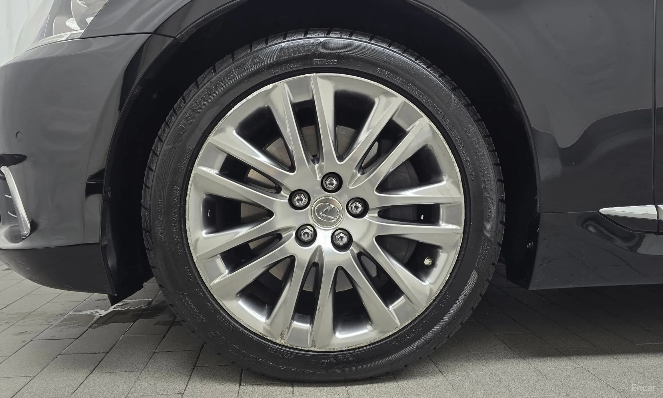 LS600hL