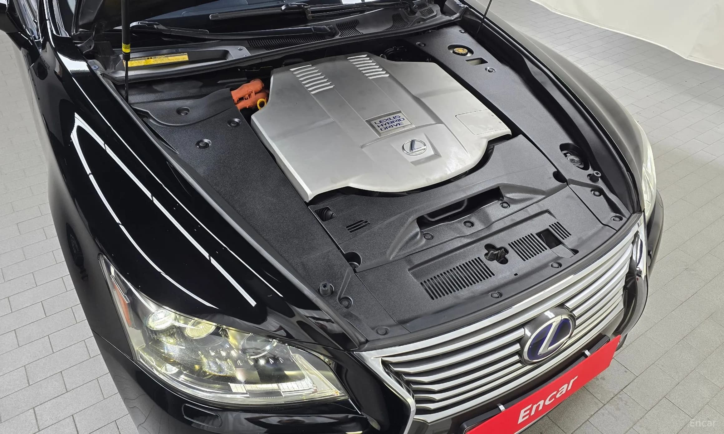 LS600hL