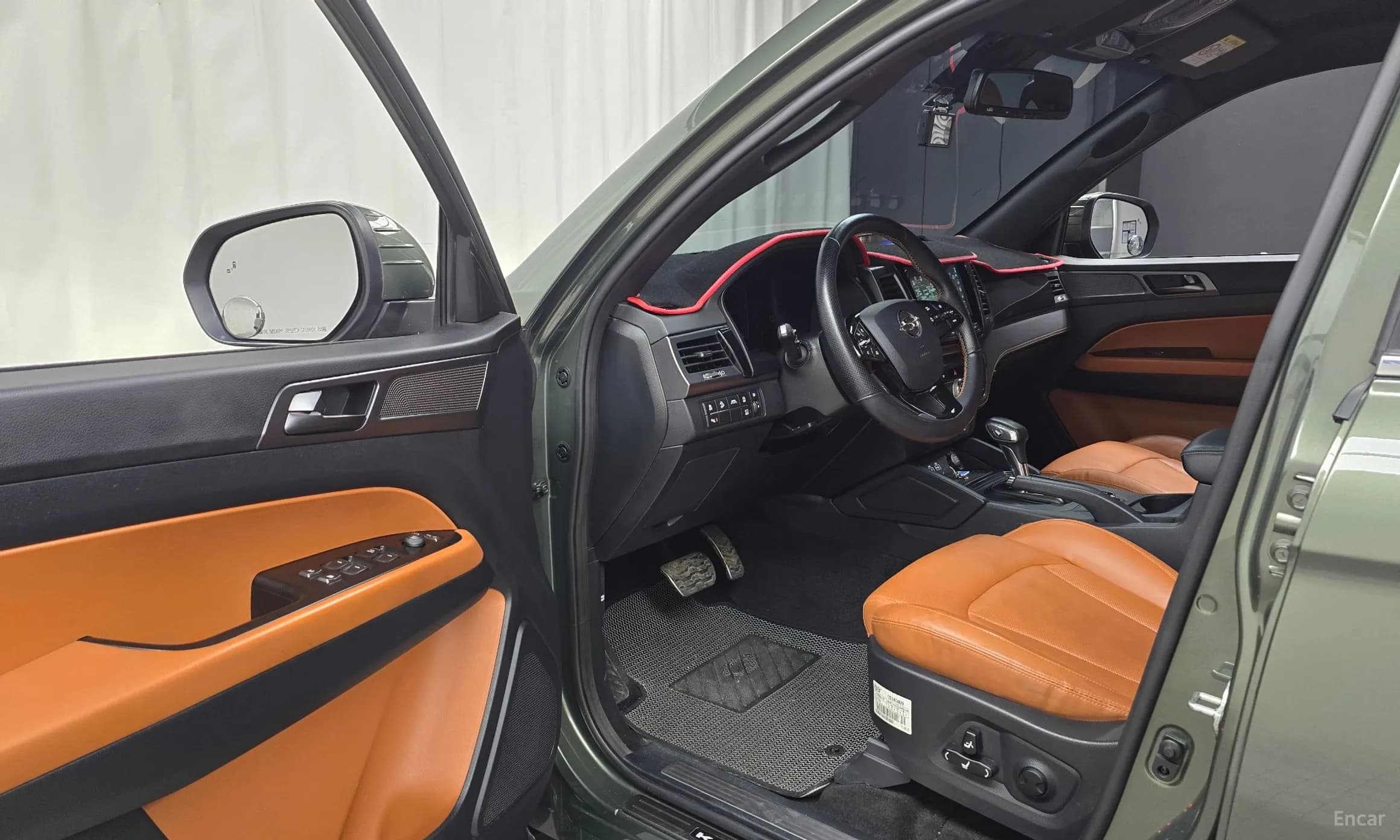 Rexton Sports Khan