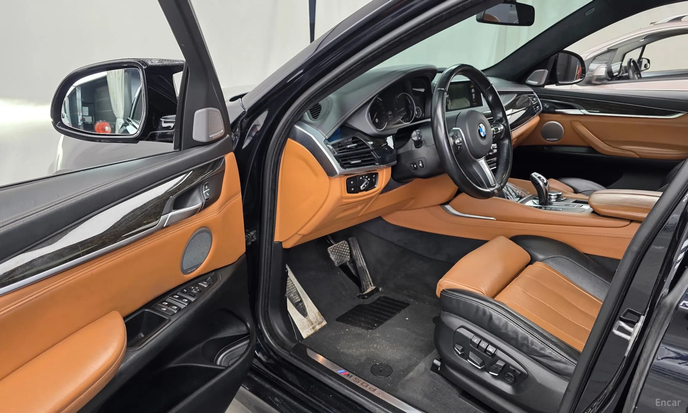 X6 (F16)