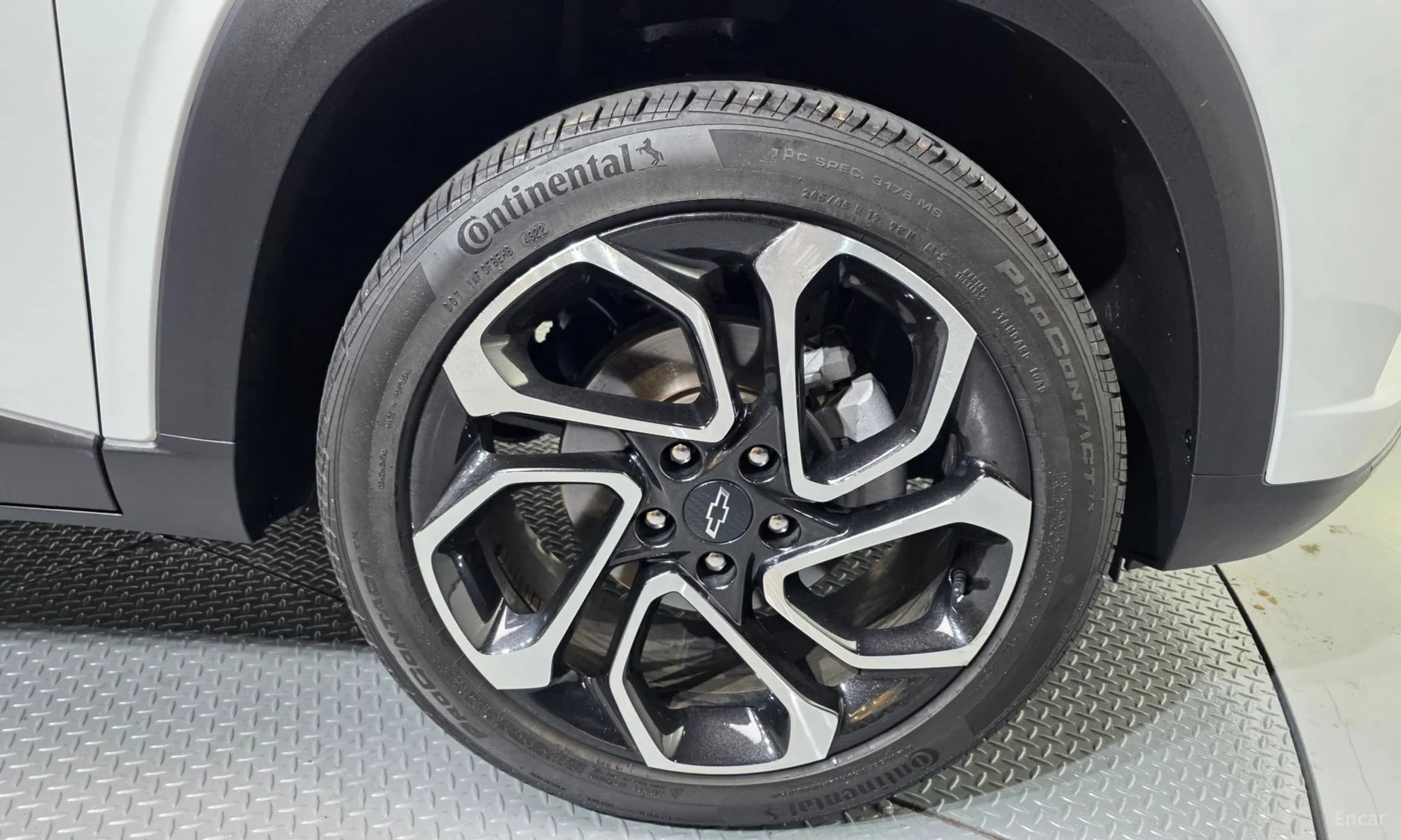 Trax Crossover