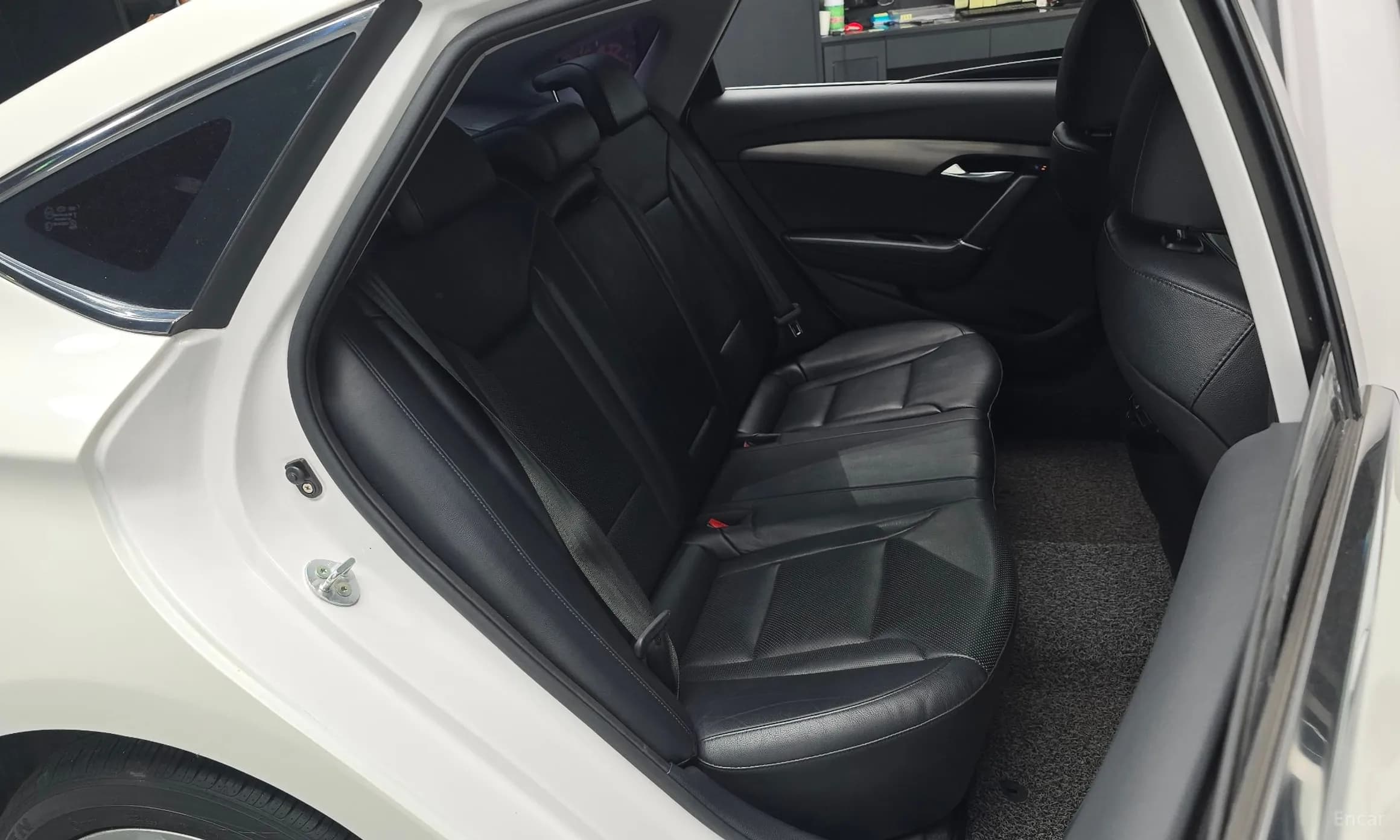 i40 Saloon