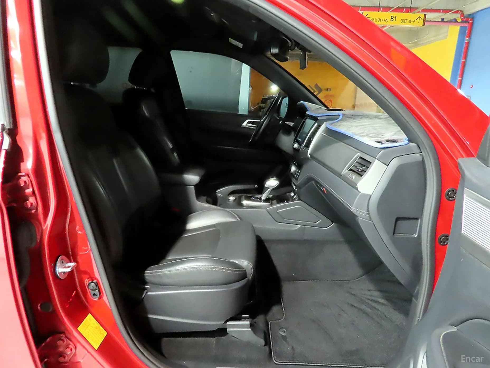 Rexton Sports Khan