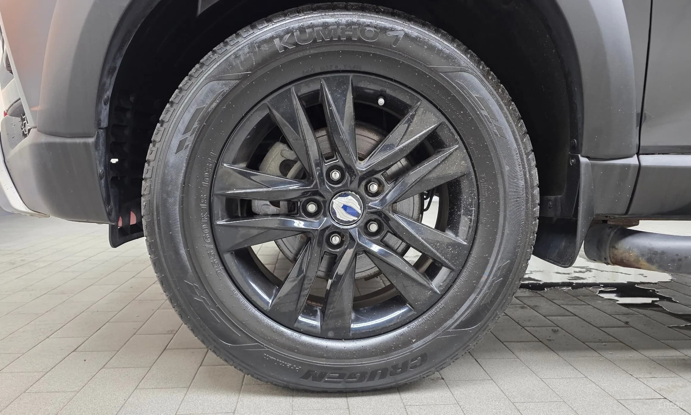 Rexton Sports Khan