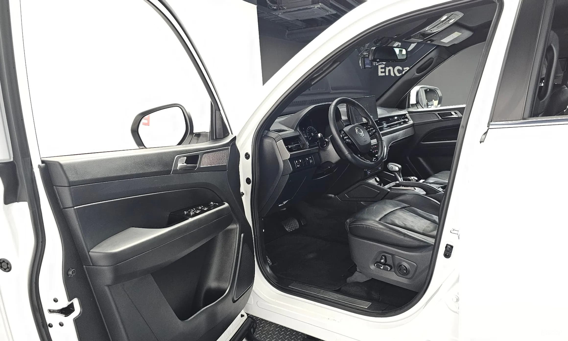 Rexton Sports Khan