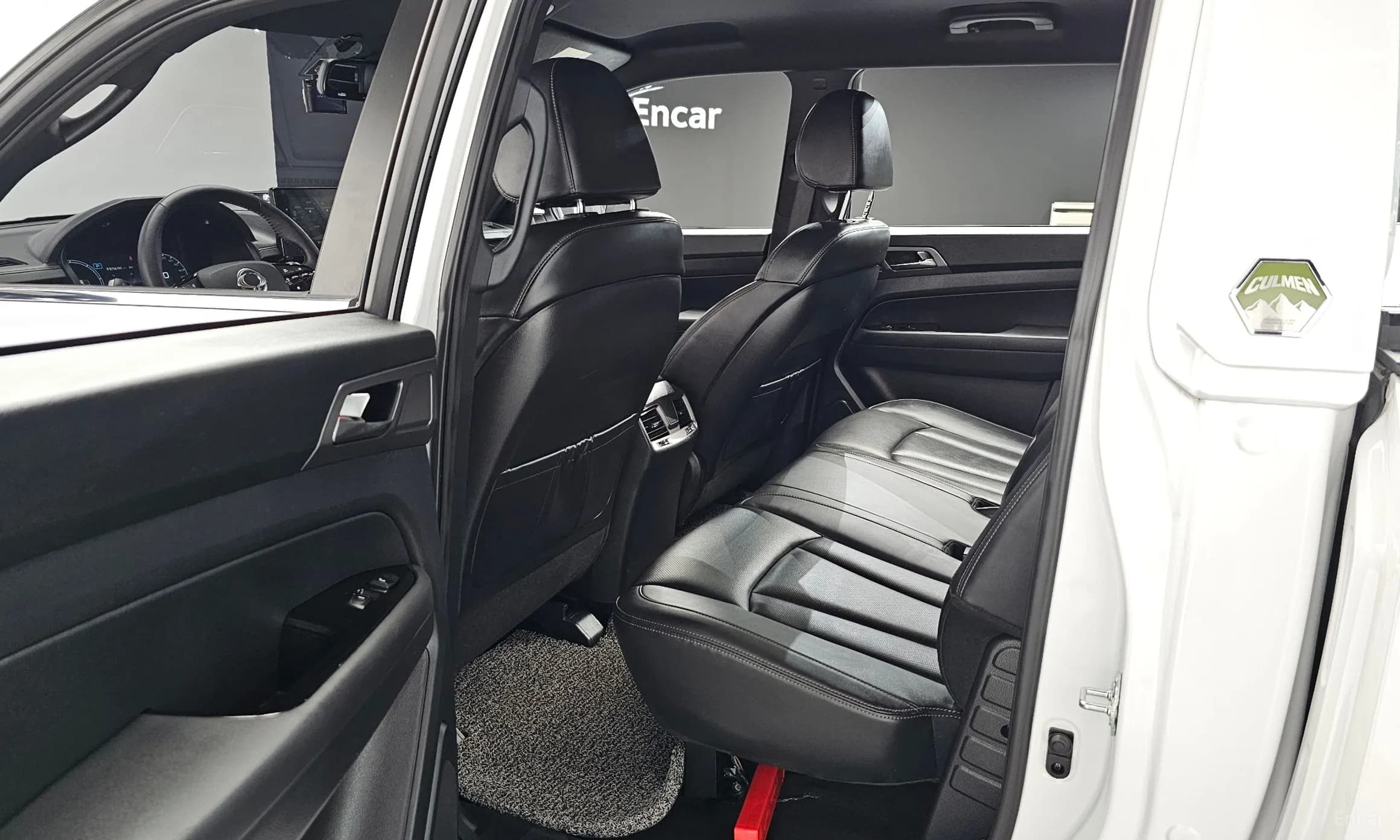 Rexton Sports Khan