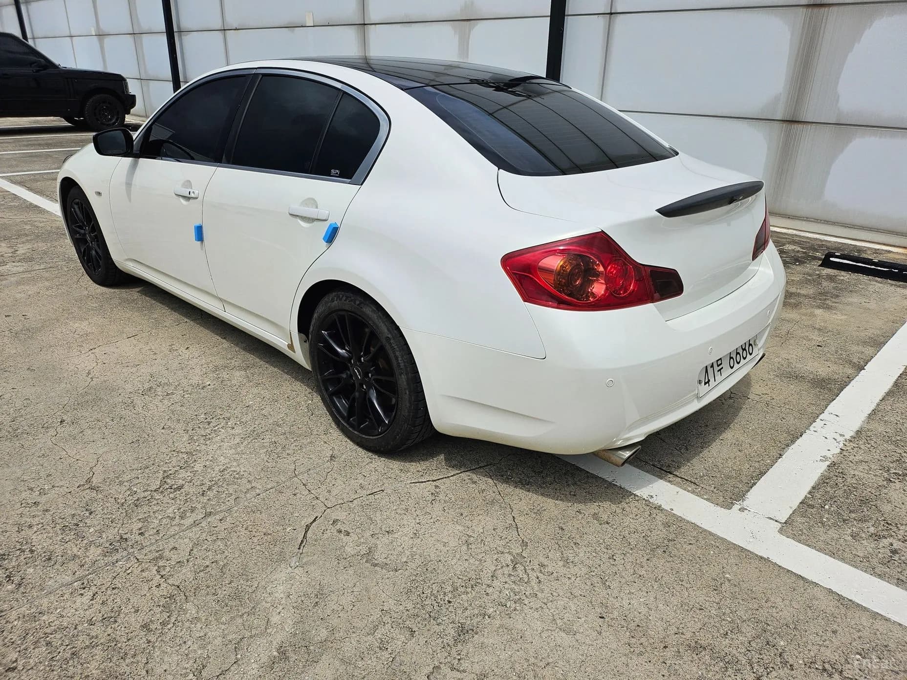 G37