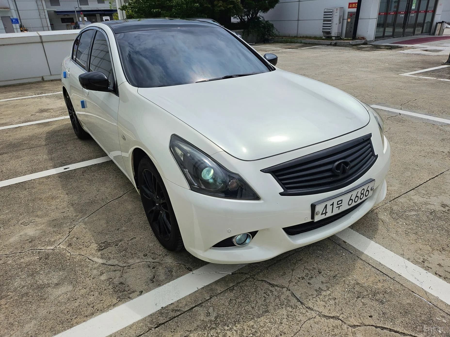G37