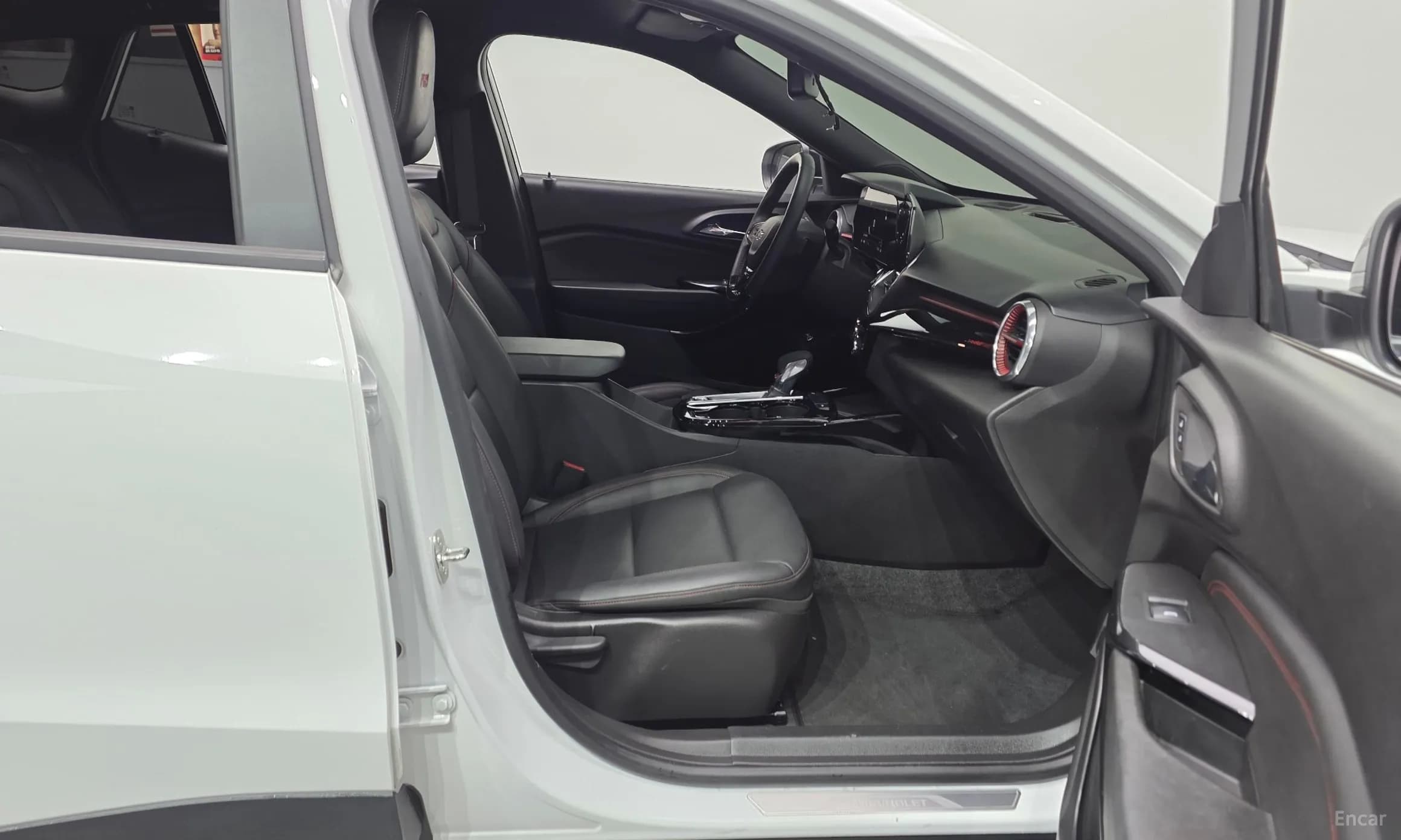 Trax Crossover