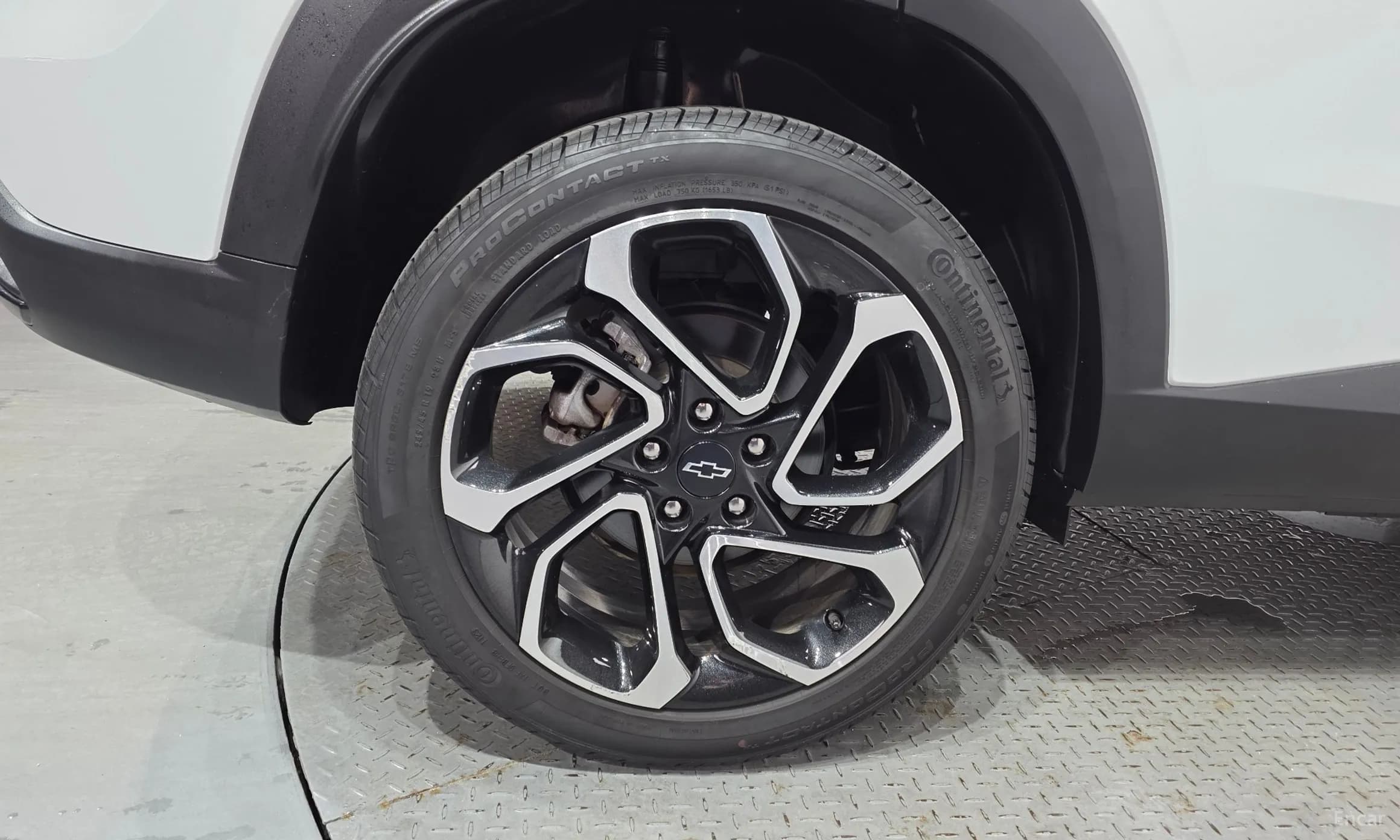 Trax Crossover
