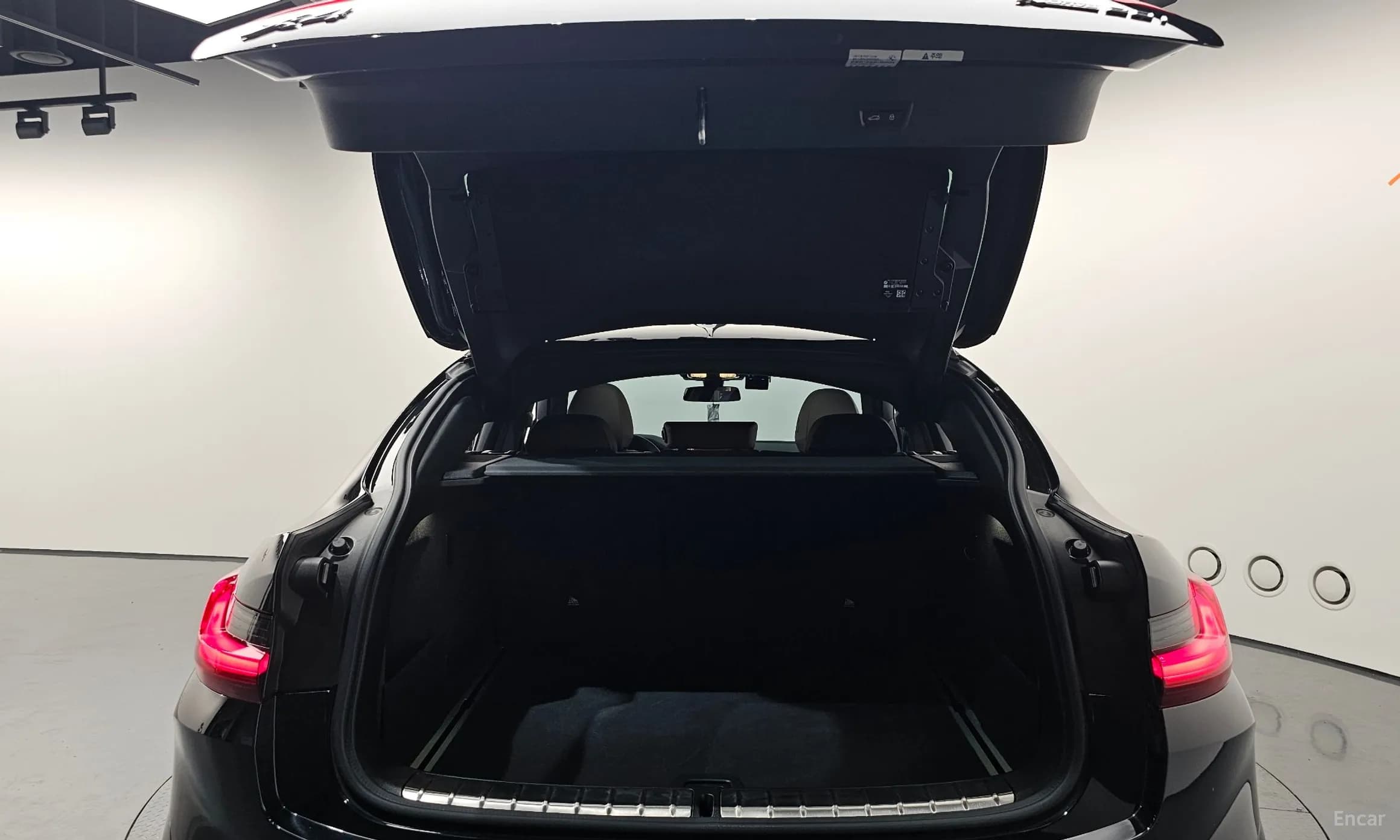 X4 (G02)