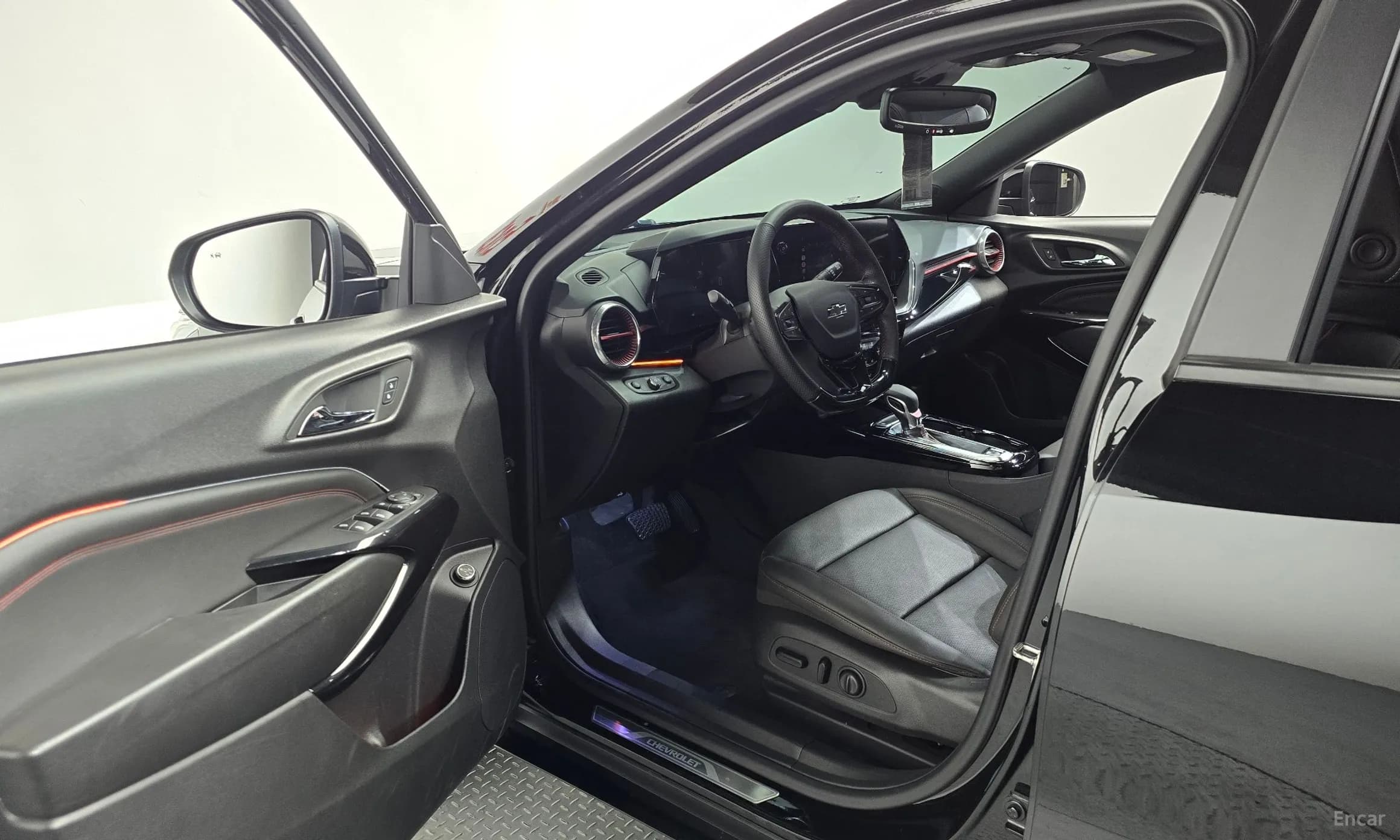 Trax Crossover
