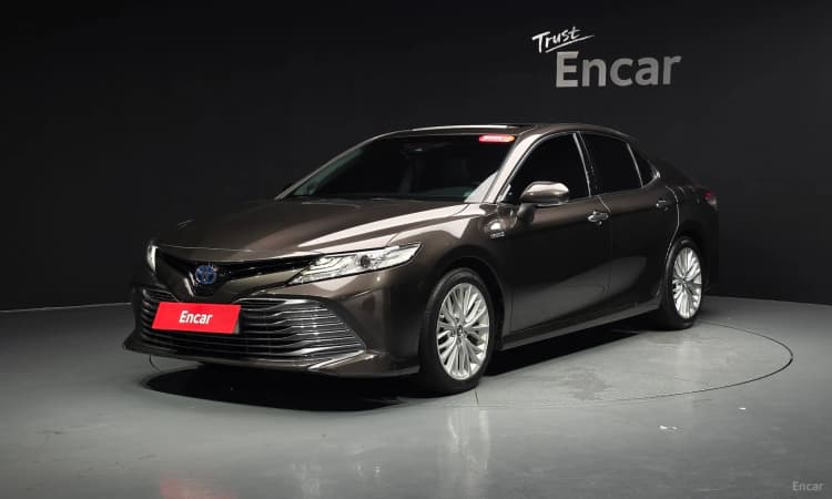 Camry (XV70)