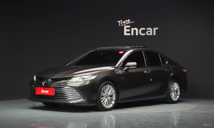 Camry (XV70)