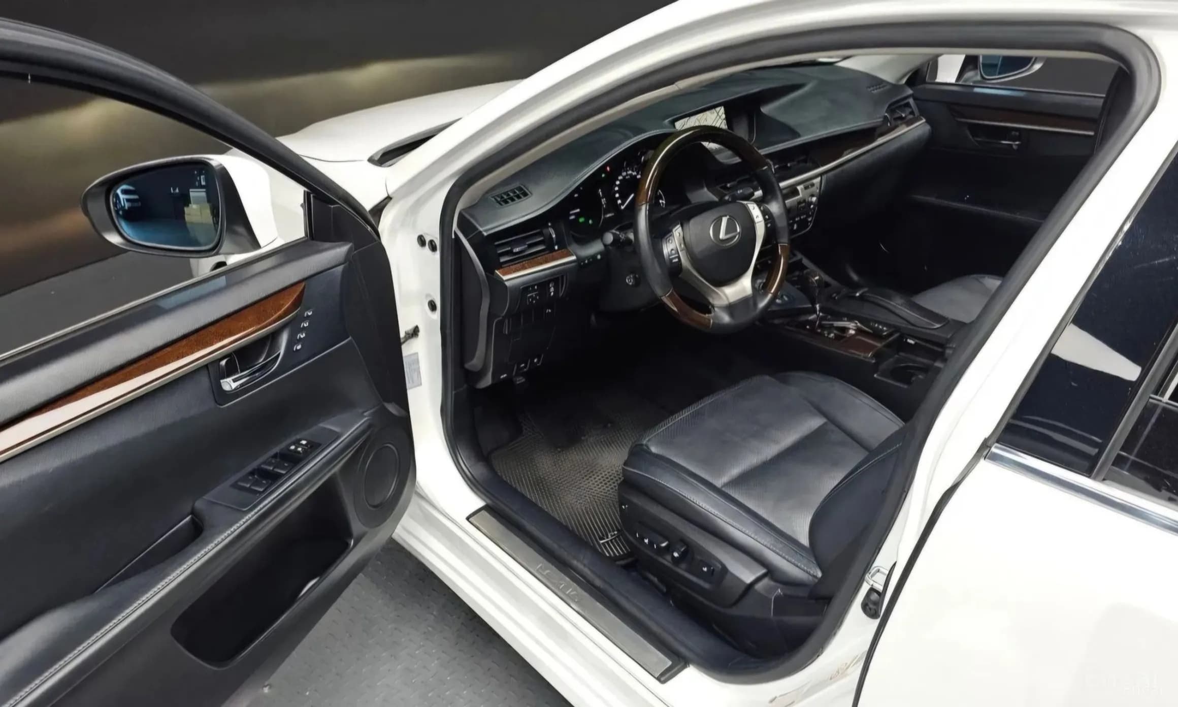 New ES300h